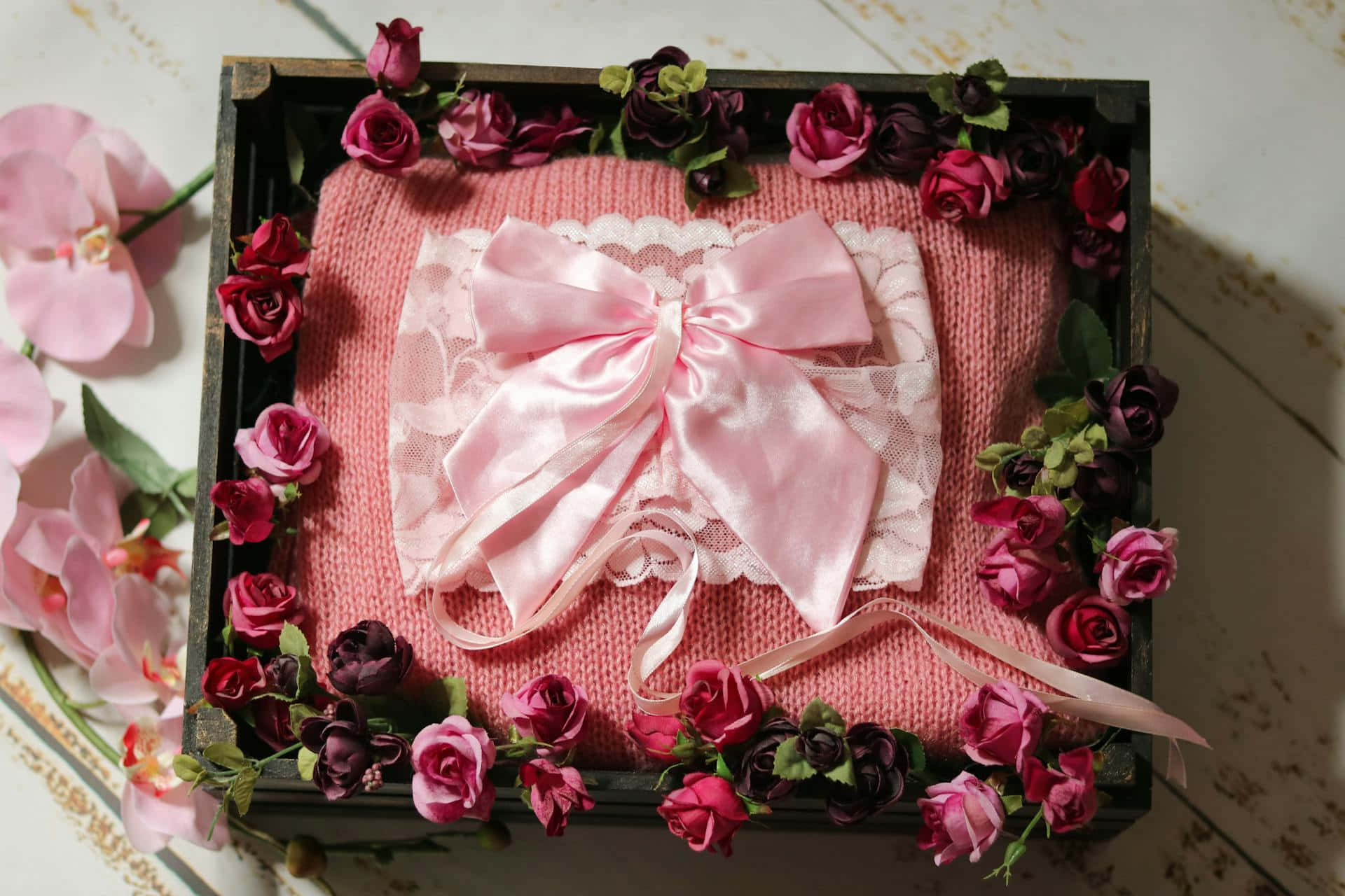 Pink Bowand Roses Aesthetic Wallpaper
