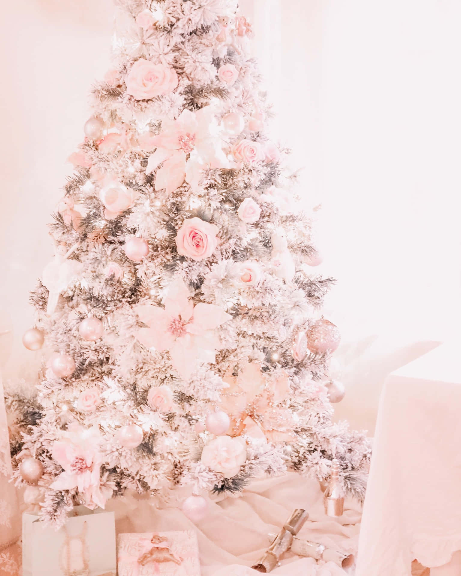 Iluminatu Temporada Festiva Con Este Dulce Árbol De Navidad Rosa Fondo de pantalla