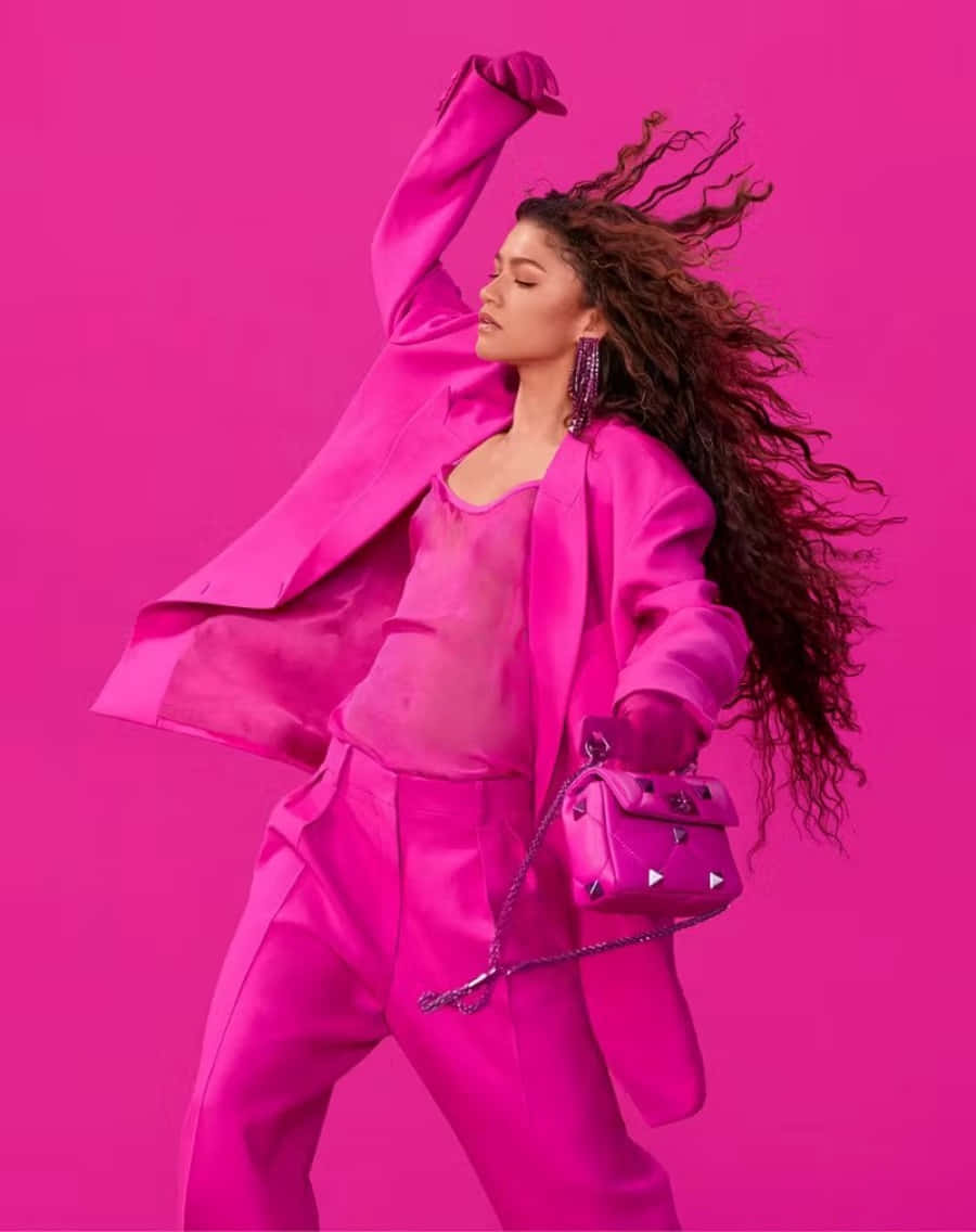 Glamorous Pink Fashion Statement Wallpaper