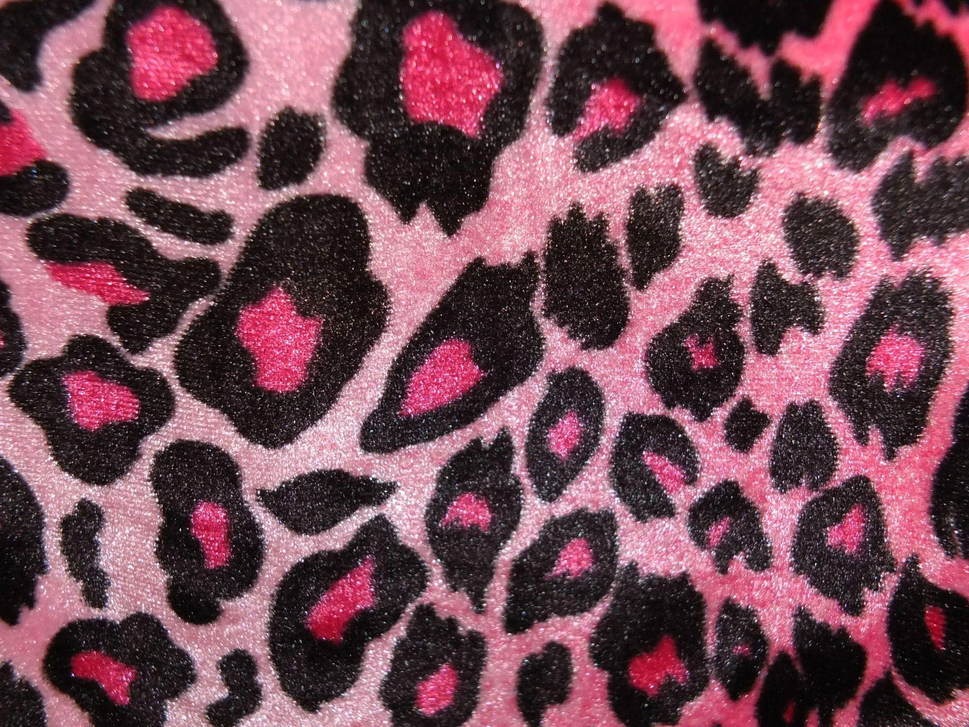 Elegant Glamour in Pink - Glitter Cheetah Print Wallpaper