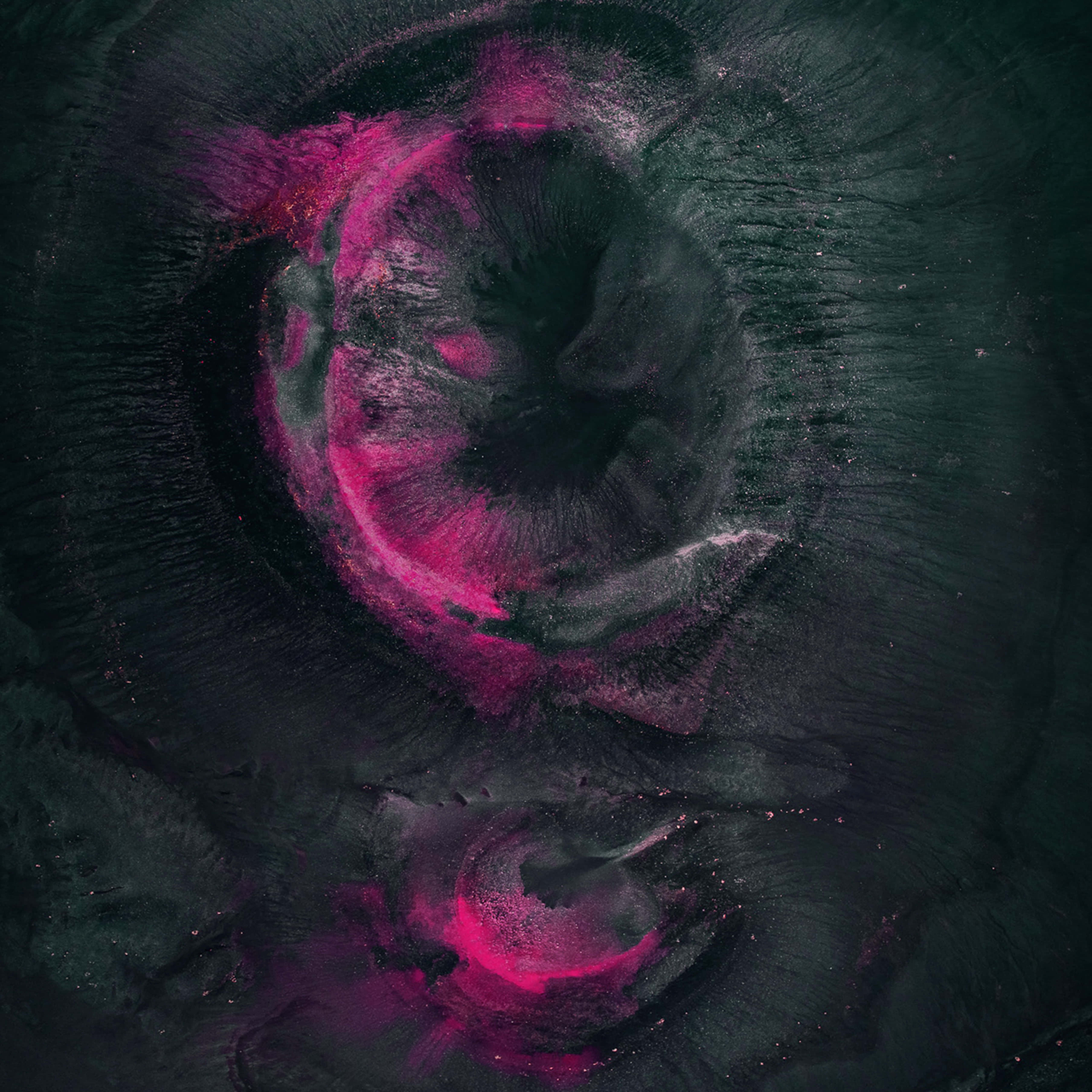 Einbild In Rosa Und Schwarz Mit Einer Kreisförmigen Form Wallpaper