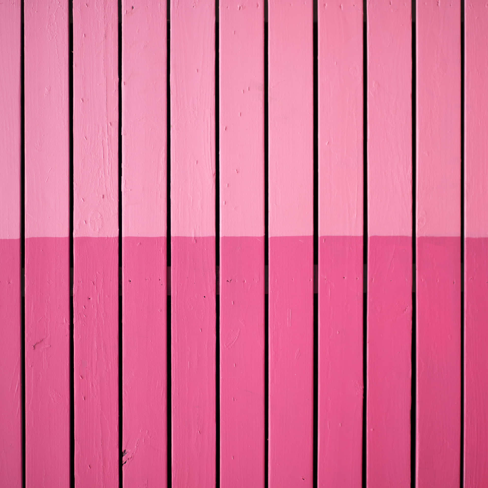 Einleuchtend Pinkes Ipad Sticht Auf Einem Weißen Hintergrund Hervor. Wallpaper