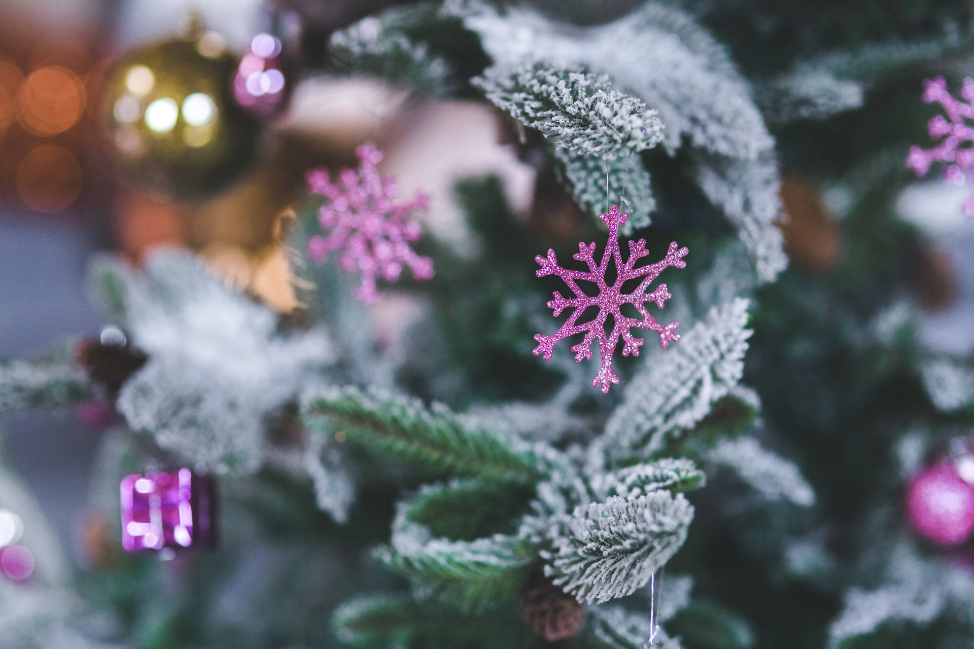 Pink Snowflake Christmas Tree Decoration