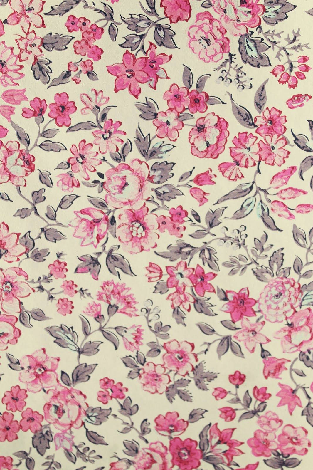 Pink Vintage Floral Pattern Wallpaper