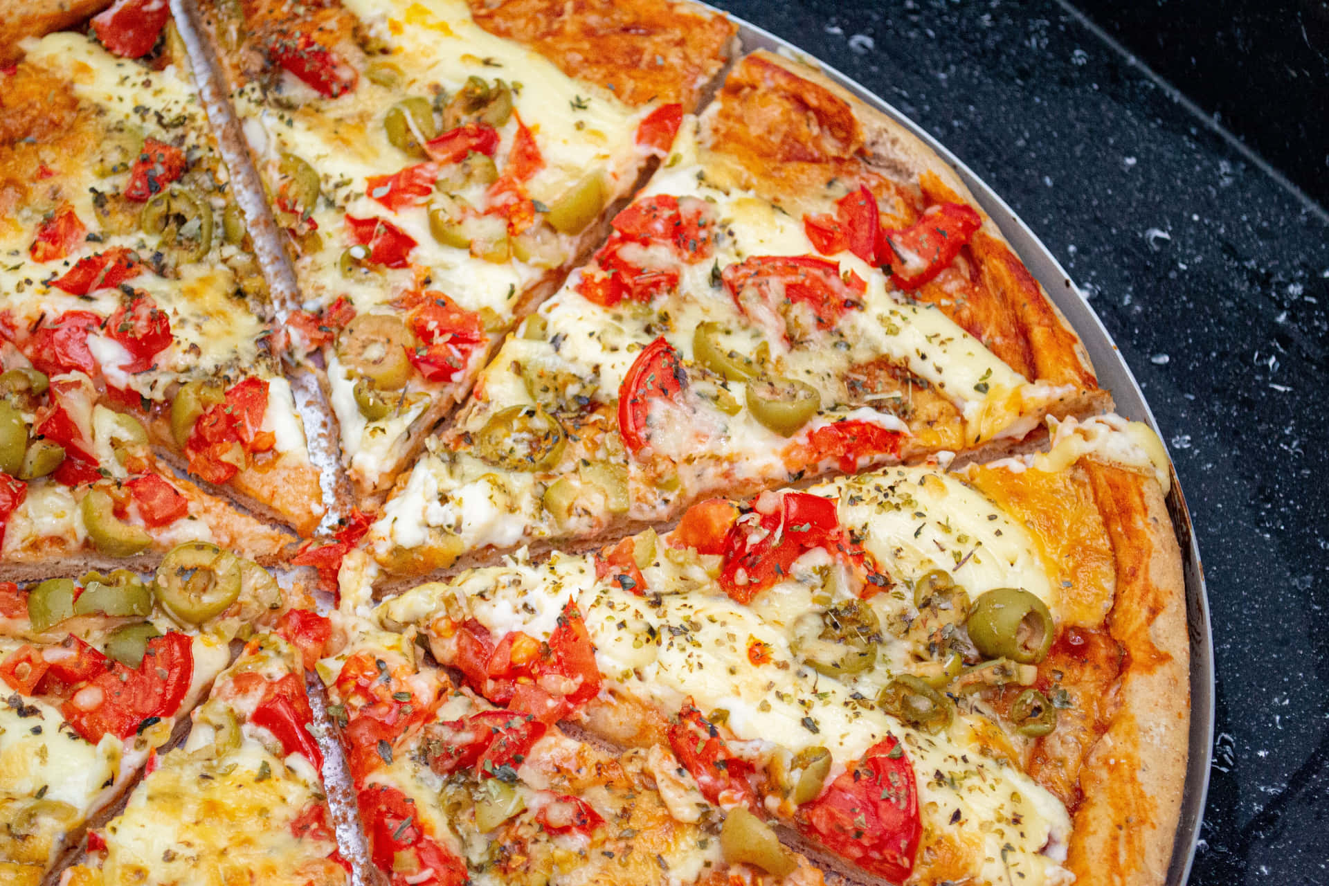 Enjoy delicious handcrafted Pizza Hut dishes