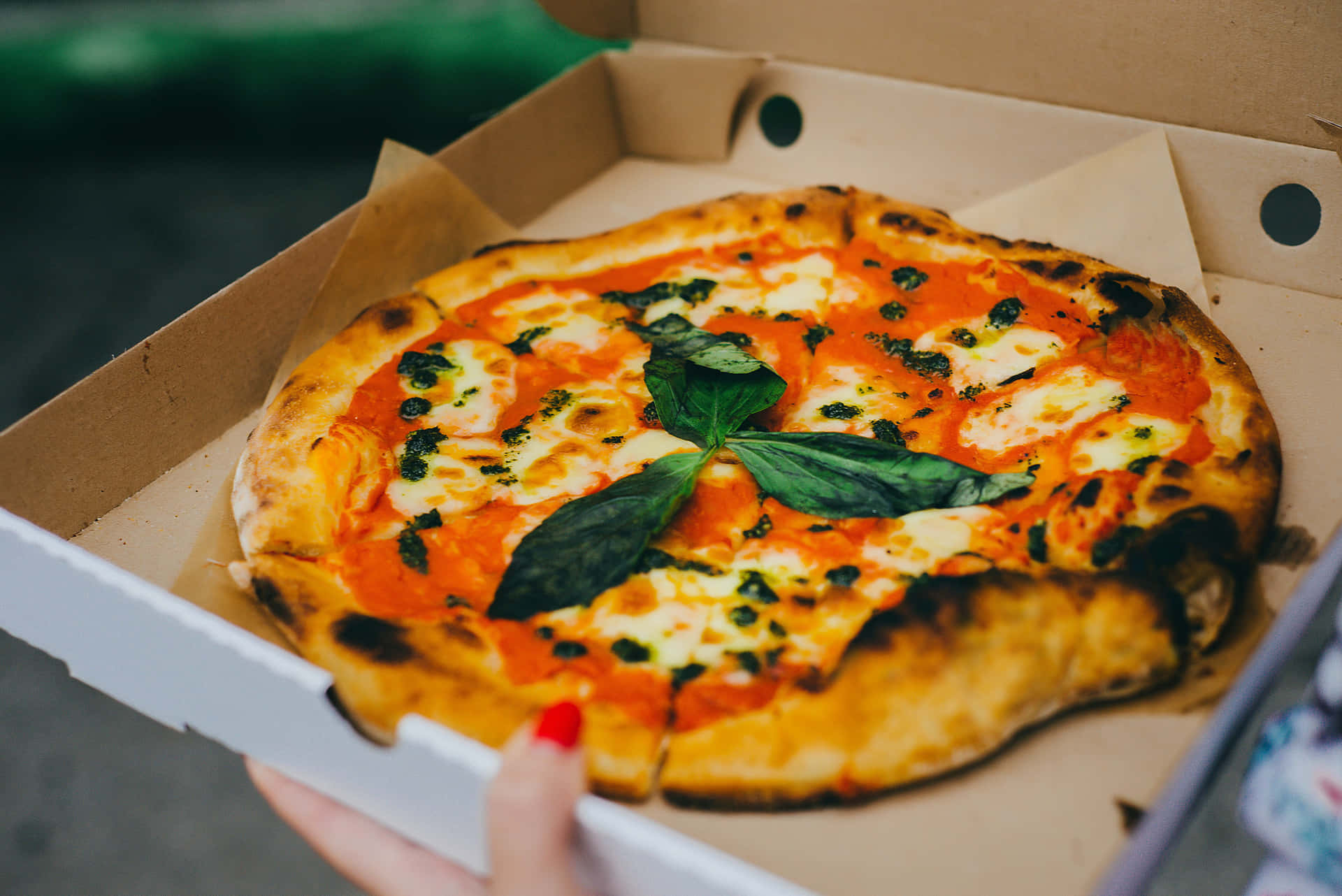 Stillensie Ihre Gelüste Mit Köstlichem Essen Von Pizza Hut.