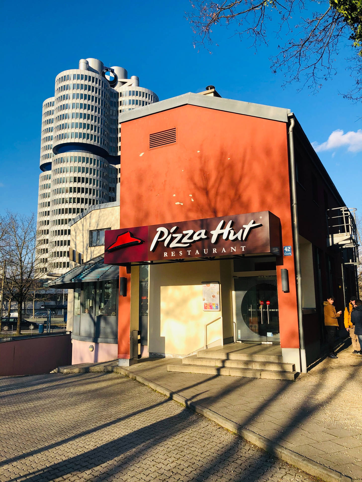 Pizza Hut restaurant facade billede som tapet Wallpaper