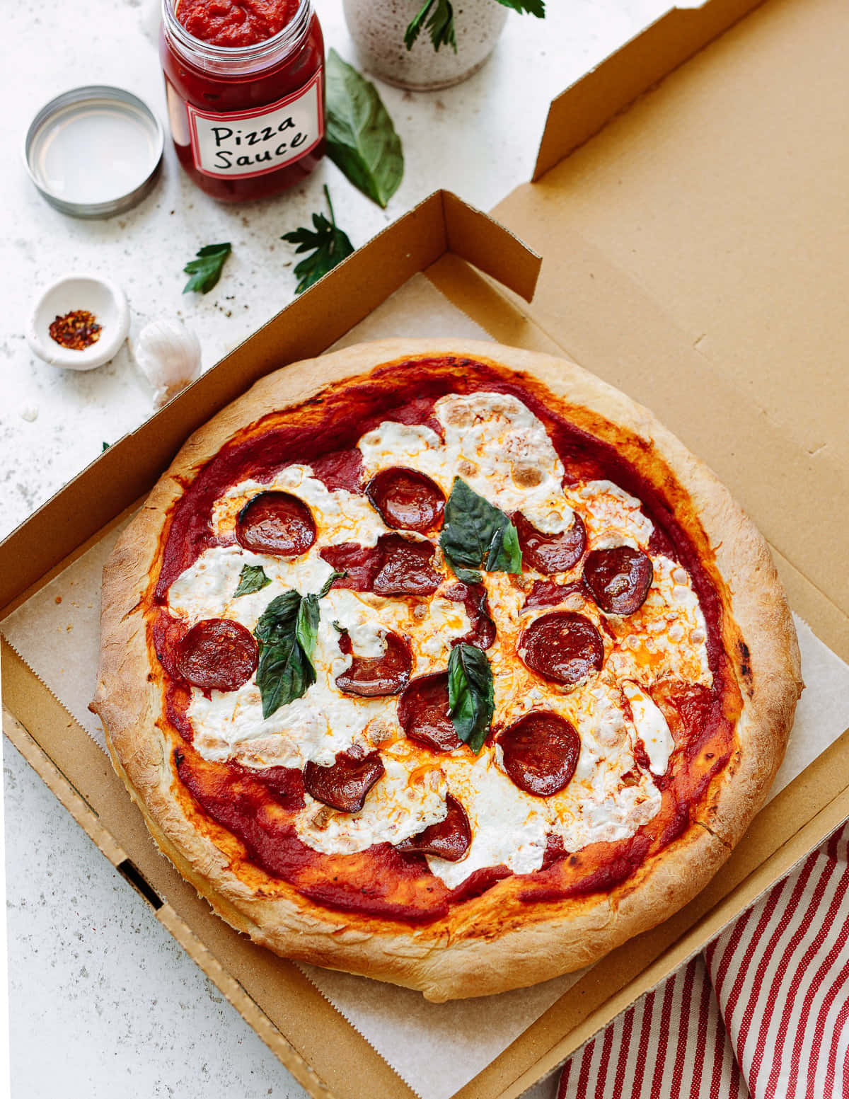 Bildeiner Pizza Solo In Einer Box.