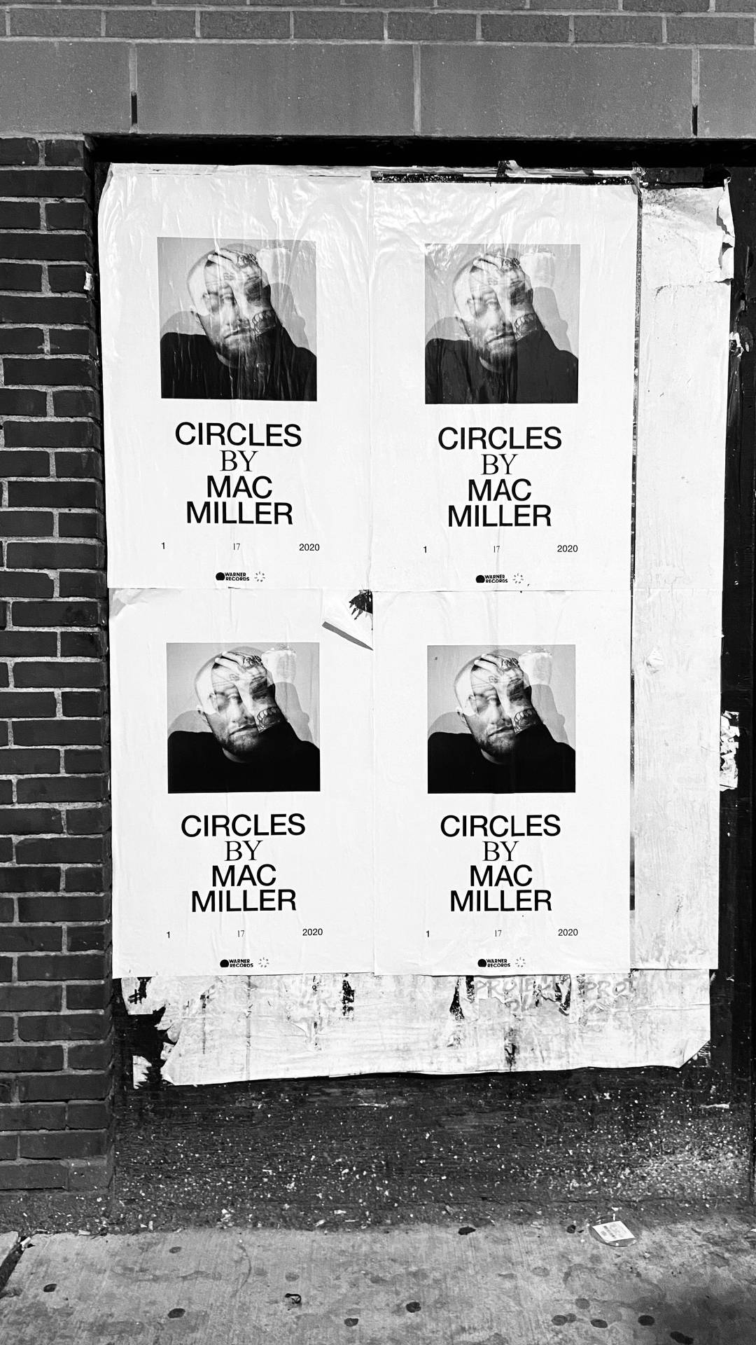 Plakater Med Cirkler Af Mac Miller Wallpaper