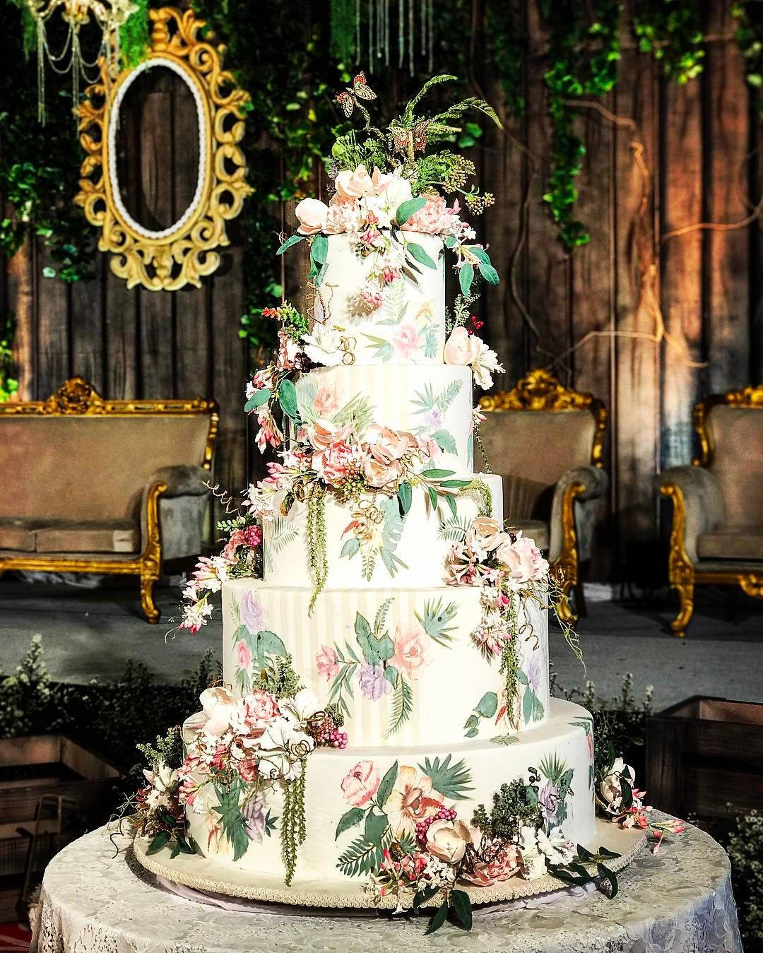 Plants And Flowers White Wedding Cake Wallpaper