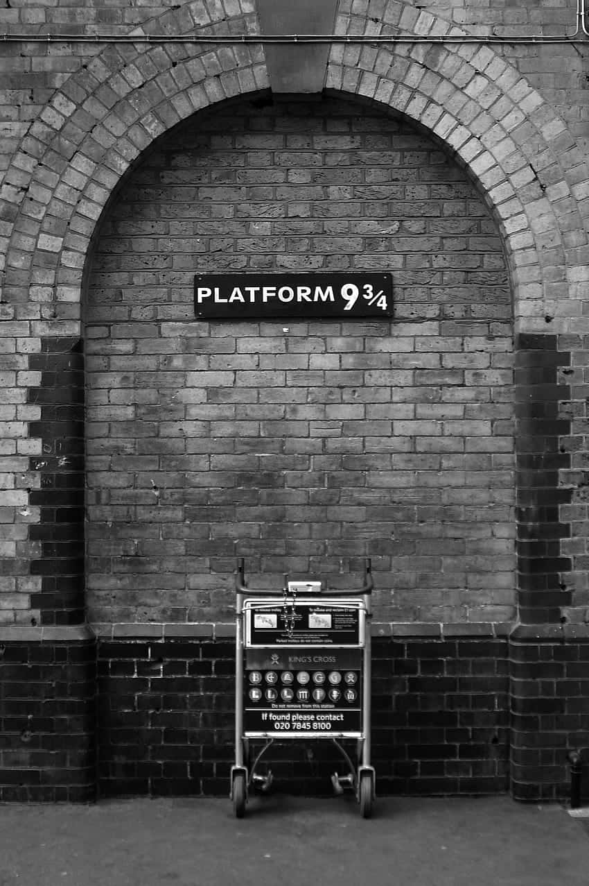 Magical Entrance to Platform 9 3/4 Wallpaper
