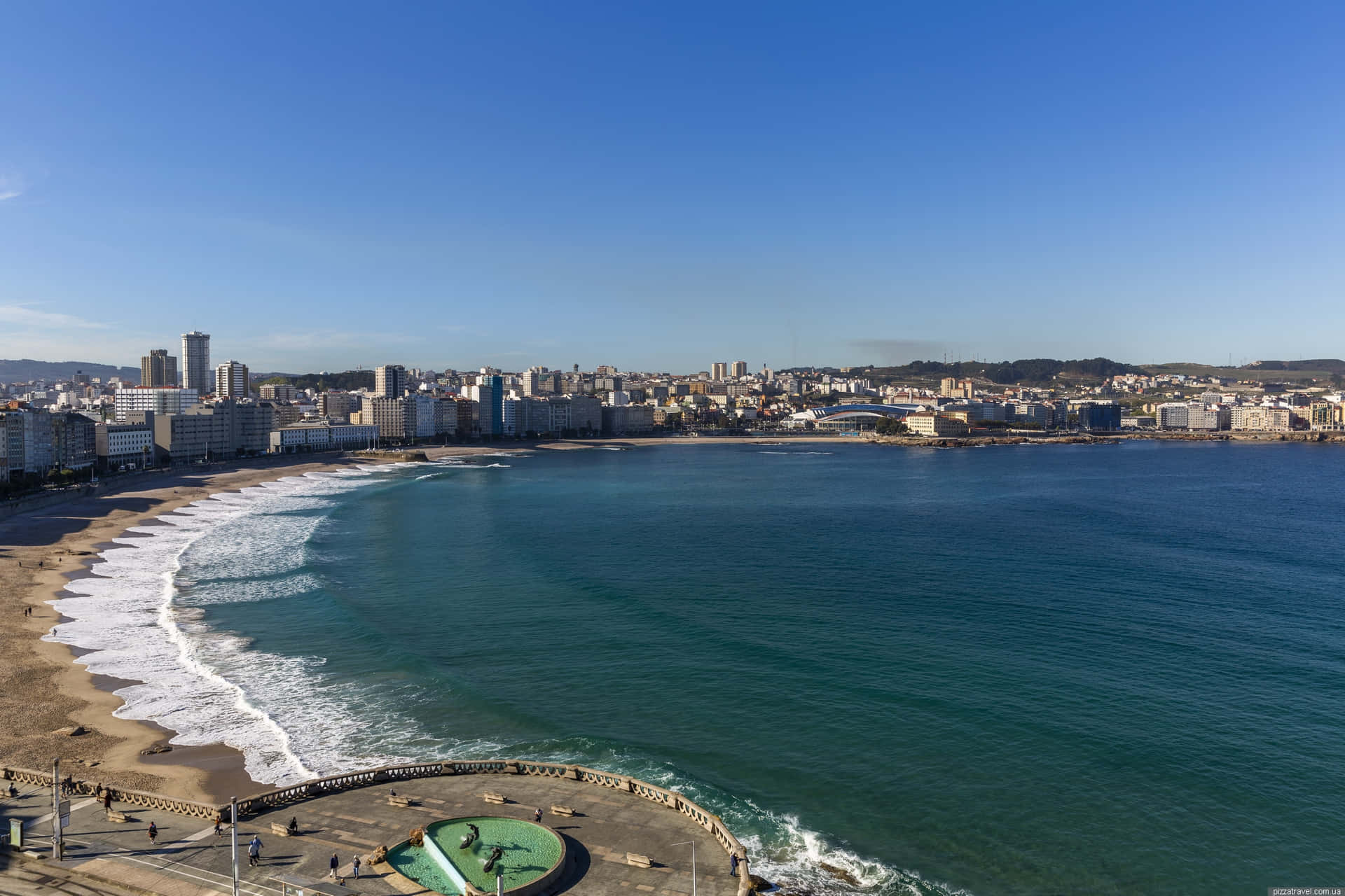 Playadel Orzán En A Coruña. Fondo de pantalla
