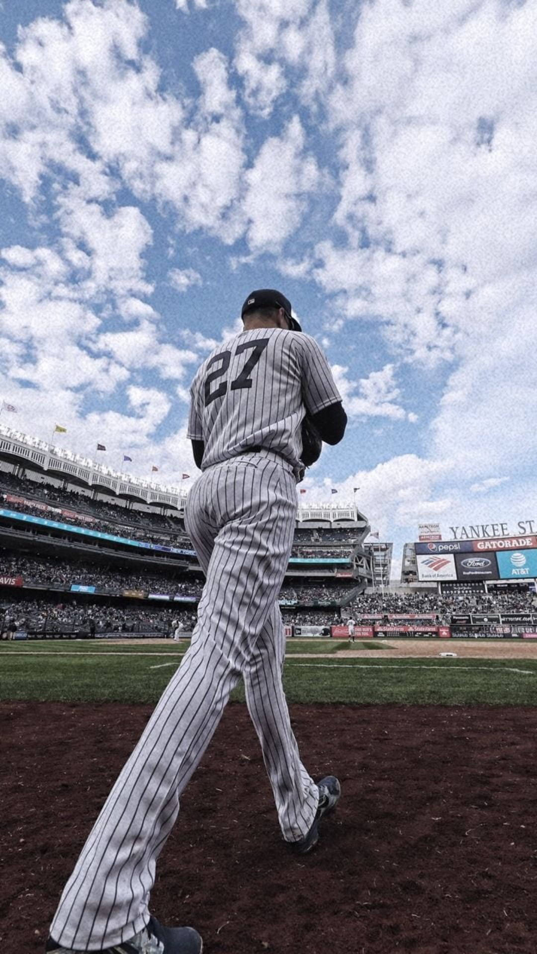Player Walking iPhone Baseball Wallpaper