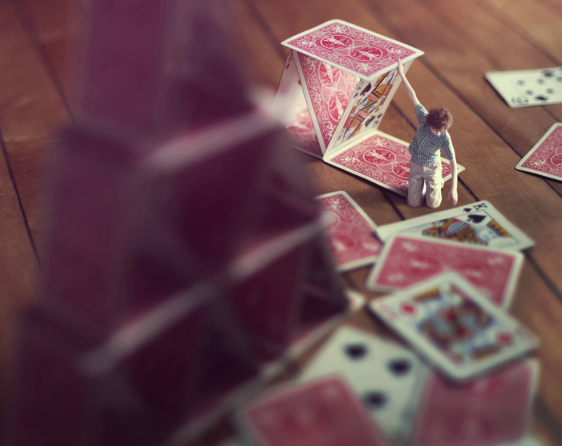 Playing Cards Tiny Person  Wallpaper