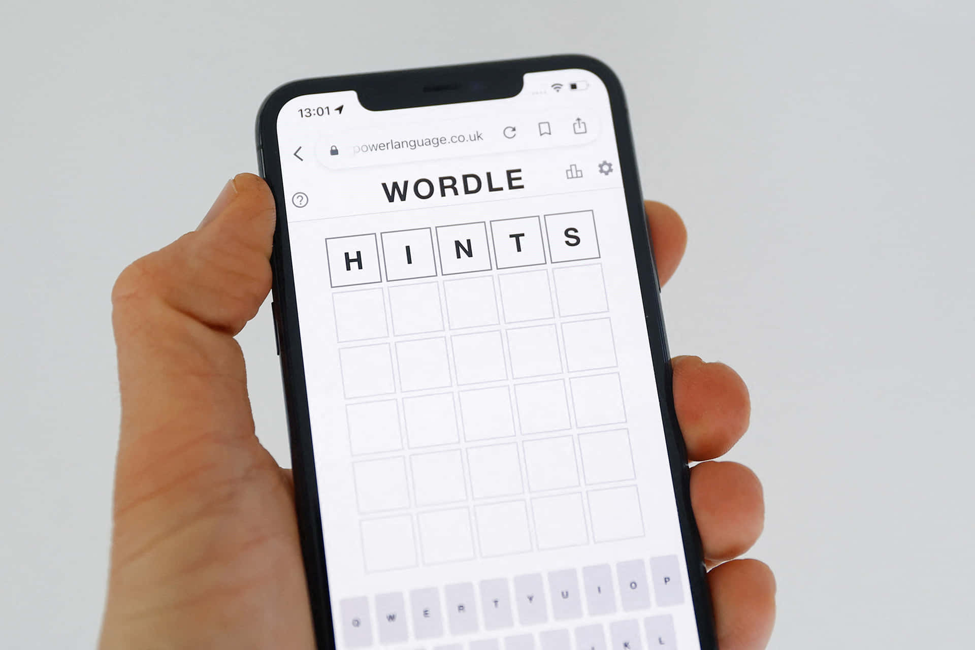 Playing Wordleon Smartphone Wallpaper