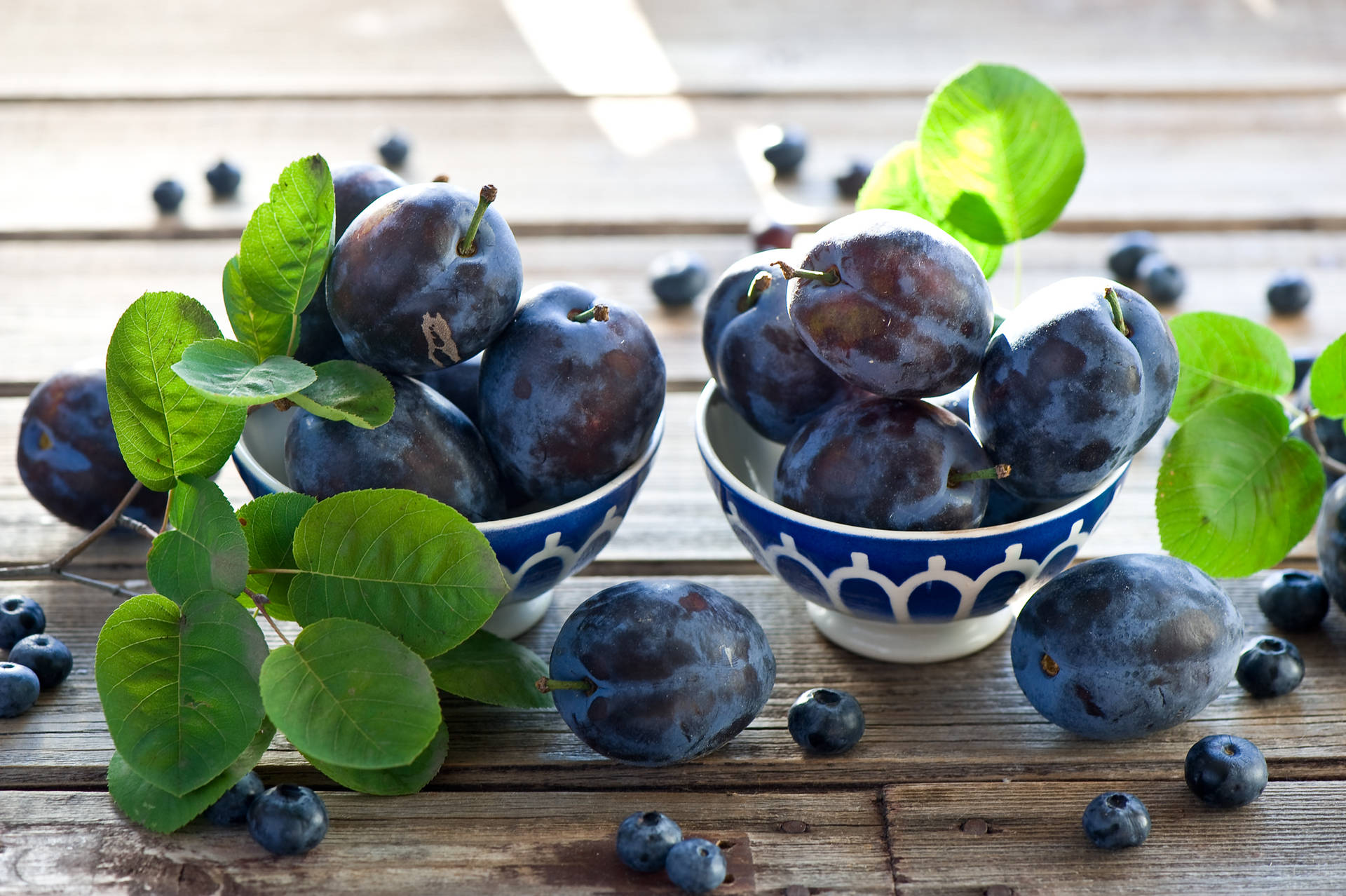 Plum And Blueberry Fruits Wallpaper