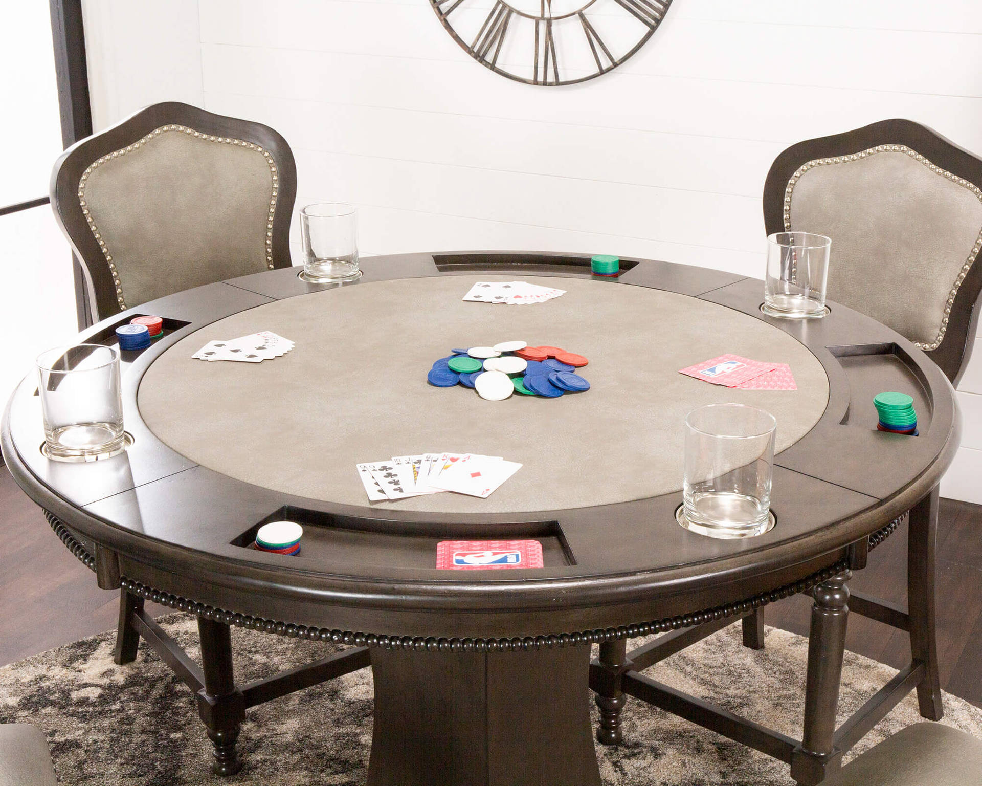 Poker Table With Chairs Wallpaper