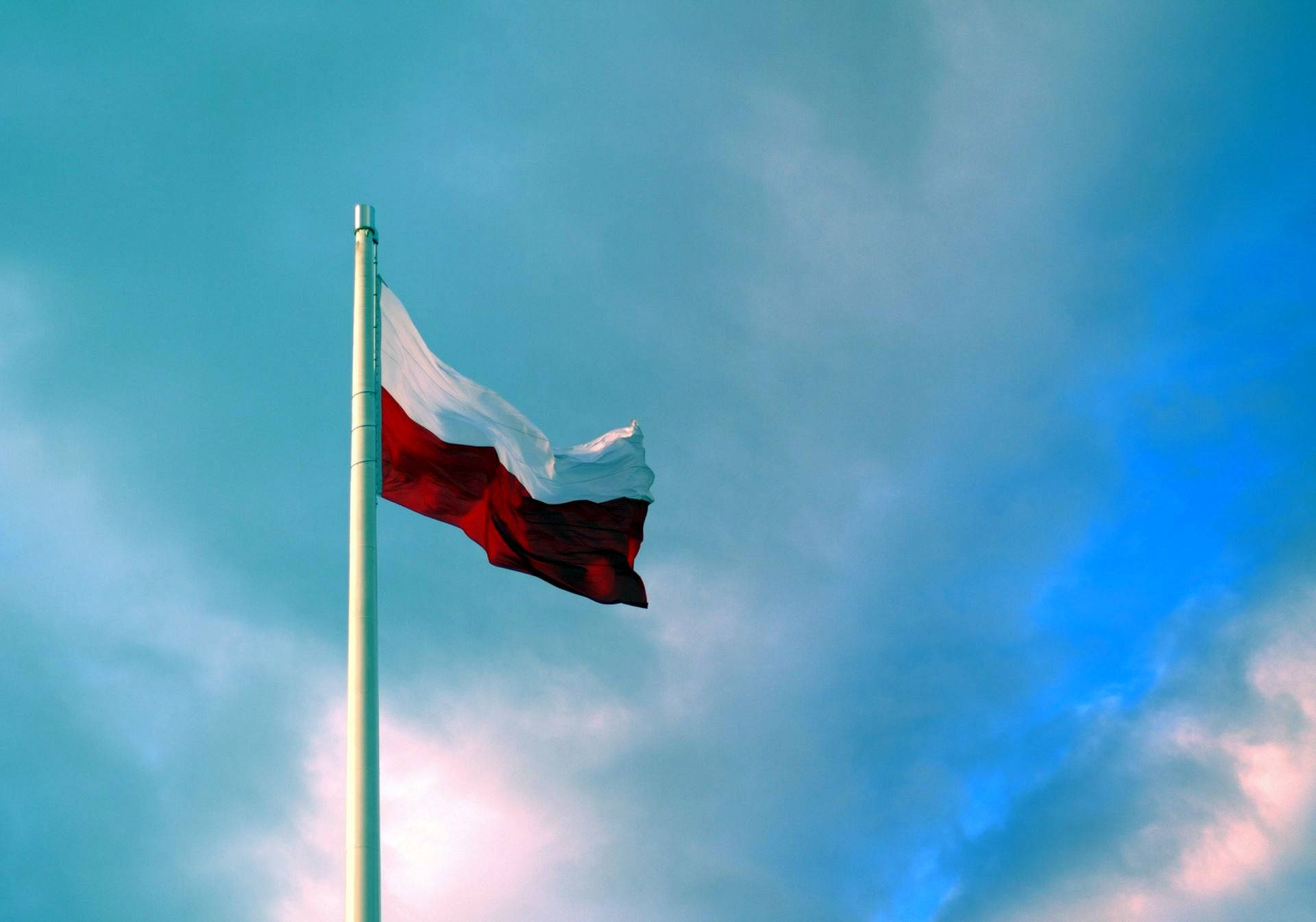 Poland Flag Sky Wallpaper