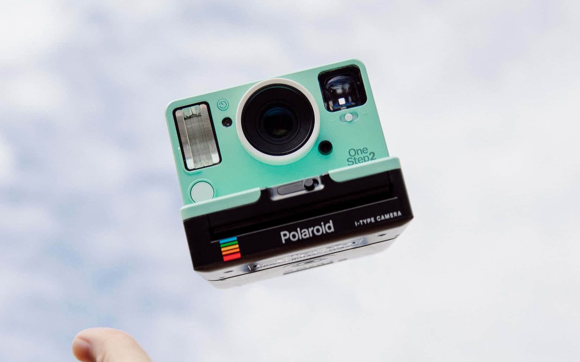 Polaroid Camera OneStep 2-billede på det.