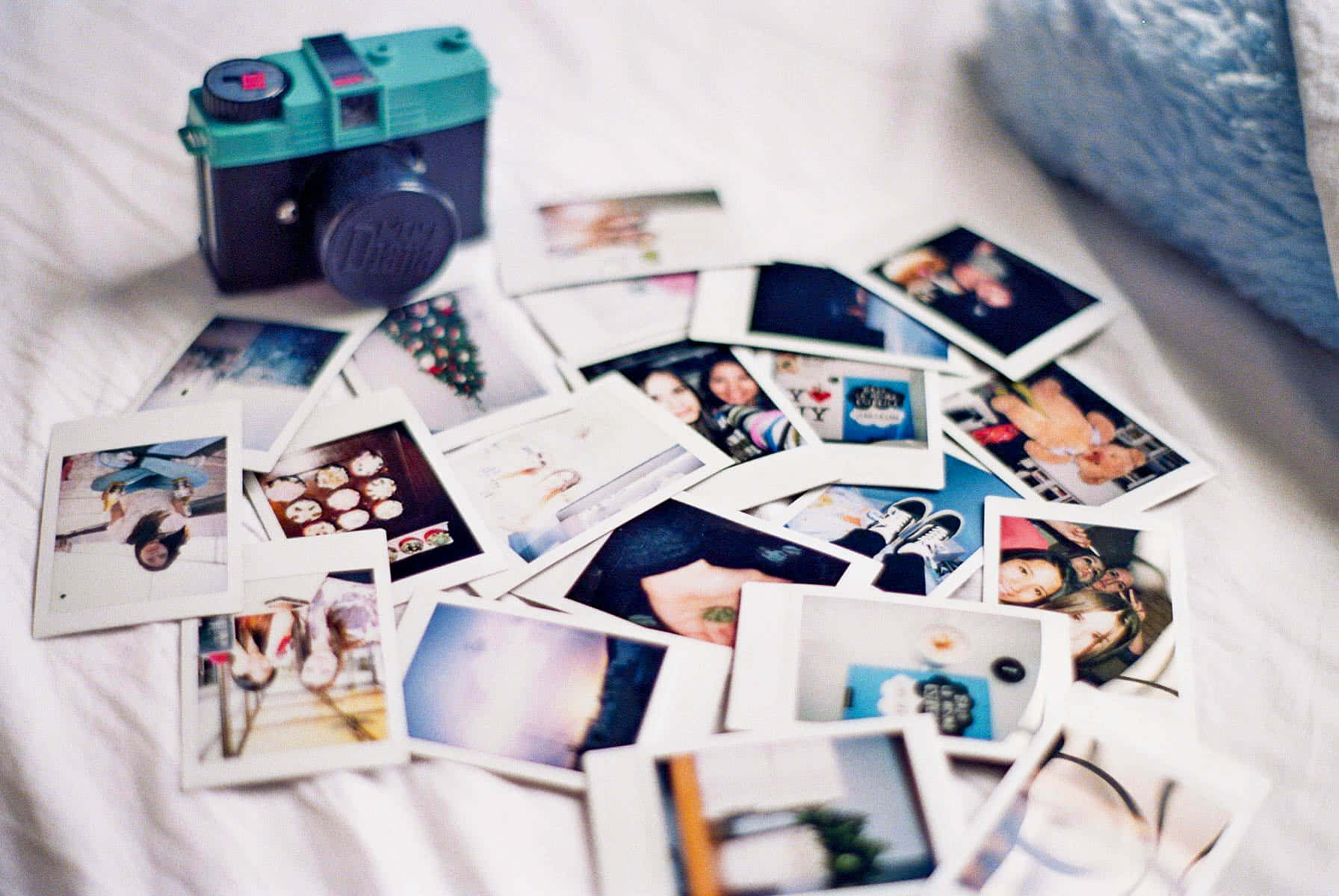 Polaroid Kamera med massevis af billeder billede