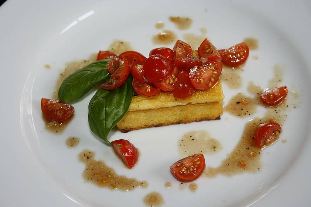 Polenta With Cherry Tomatoes Wallpaper
