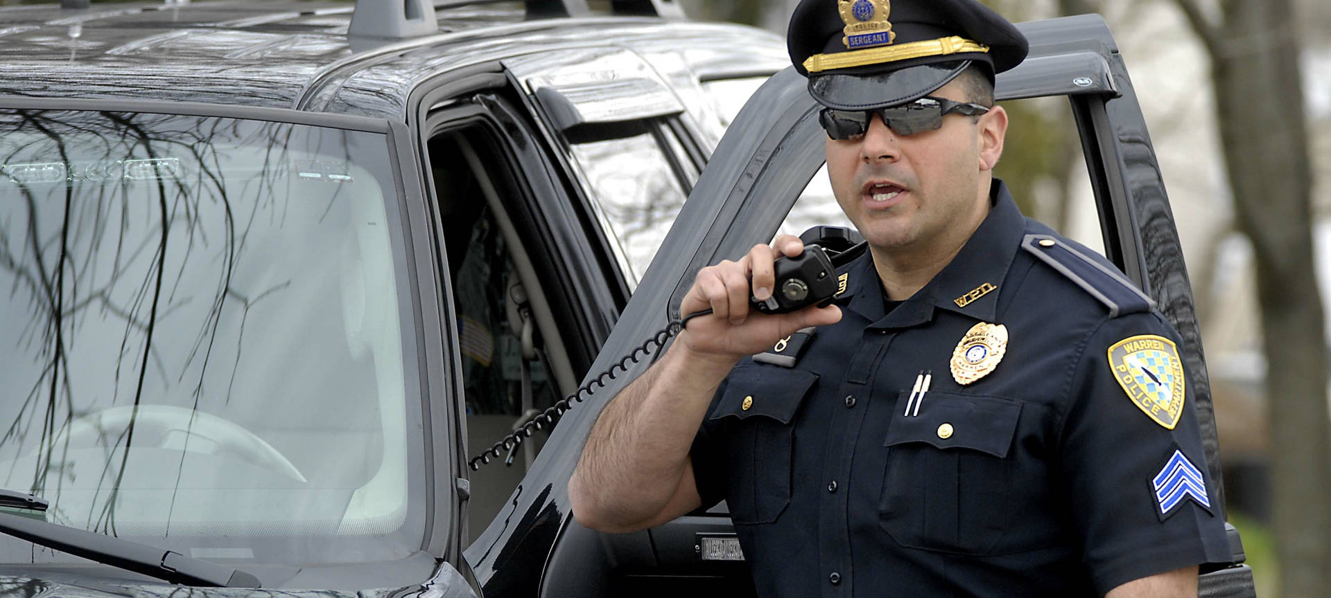 Politibetjent taler i radio: 
