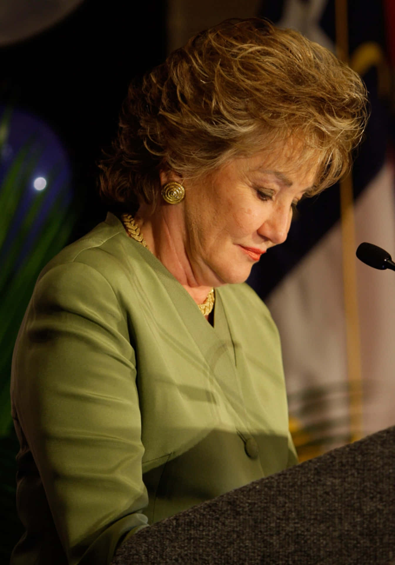 Politician Elizabeth Dole Wallpaper