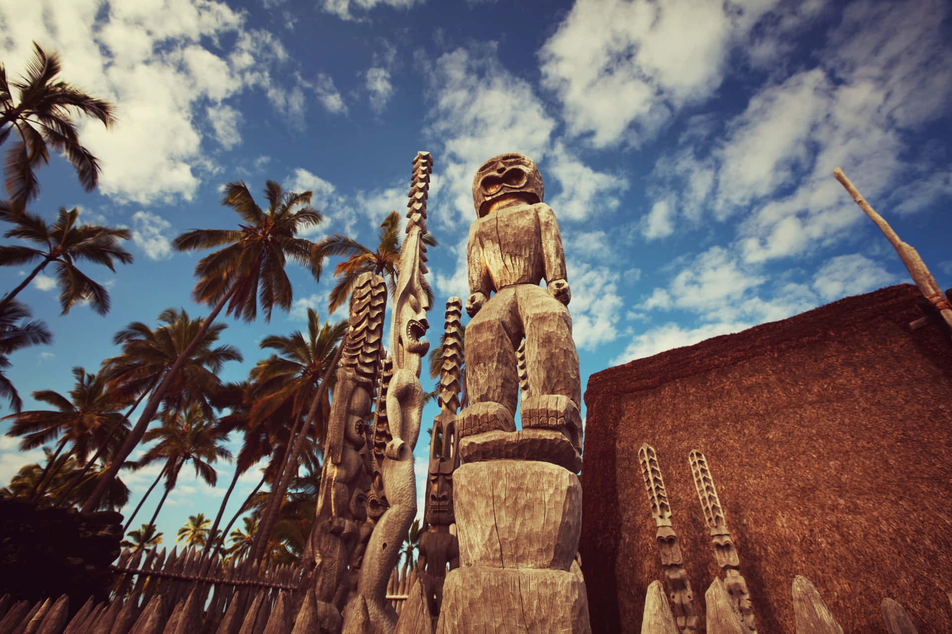 Polynesian Tiki Statues Tropical Setting Wallpaper