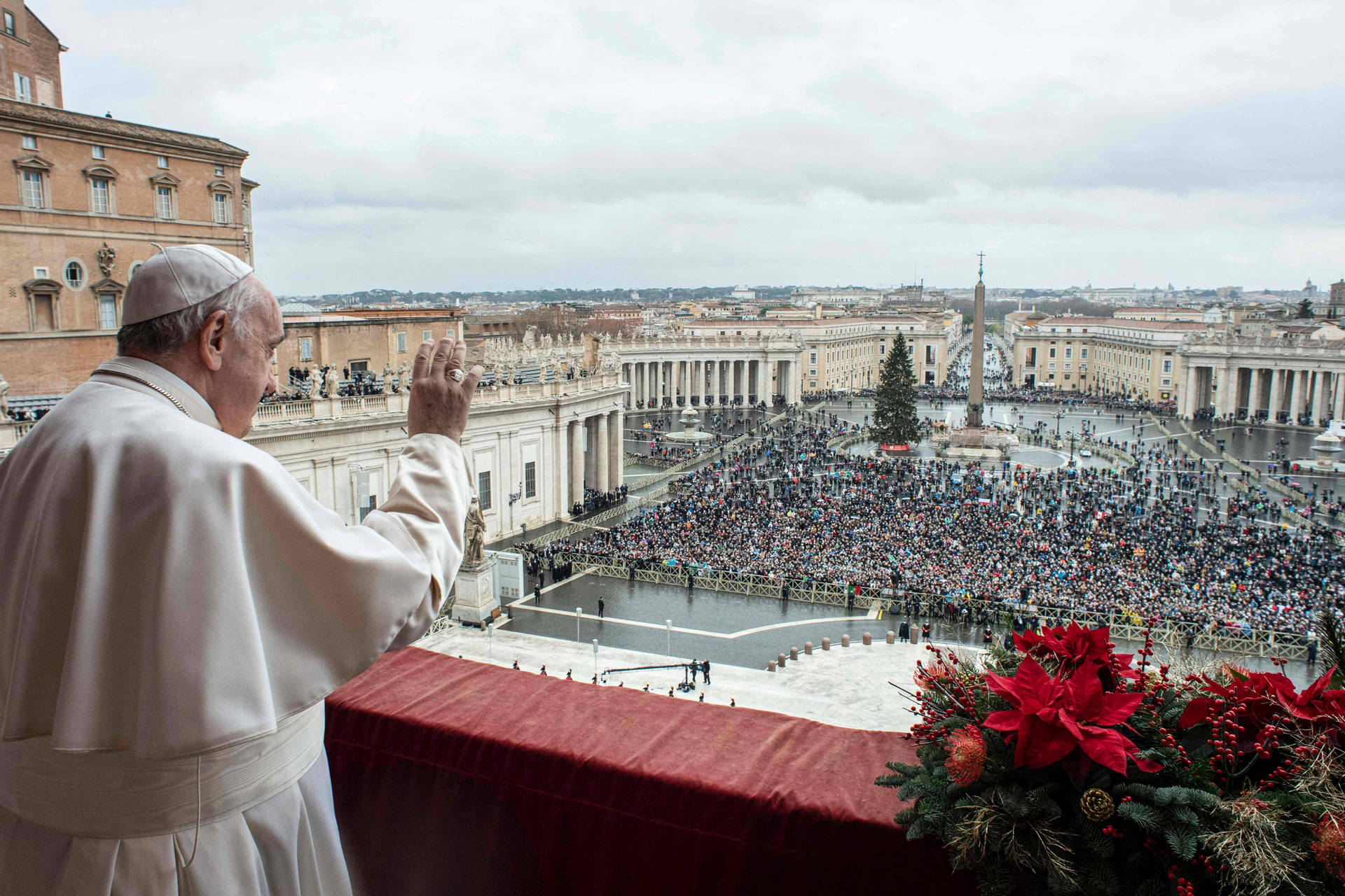 Pope Francis Greeting People Vatican Wallpaper