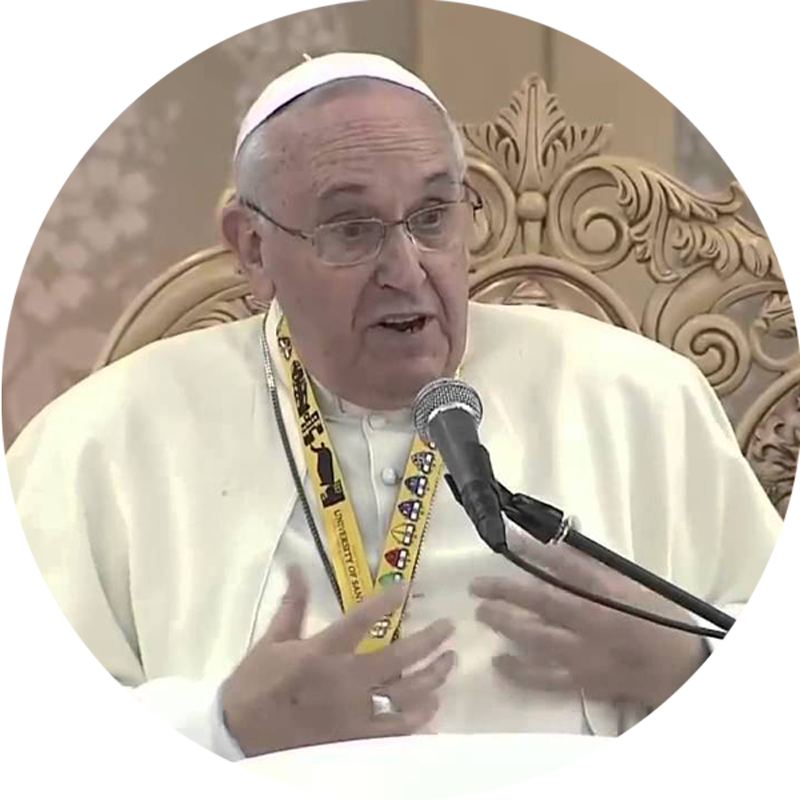 Pope Speakingat Event PNG