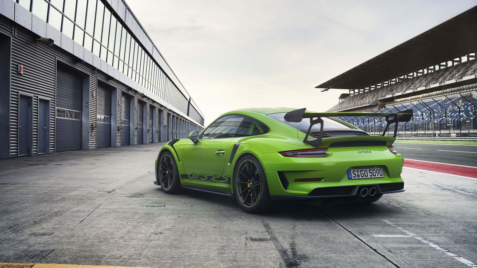 Porsche G T3 R S Green Trackside Wallpaper