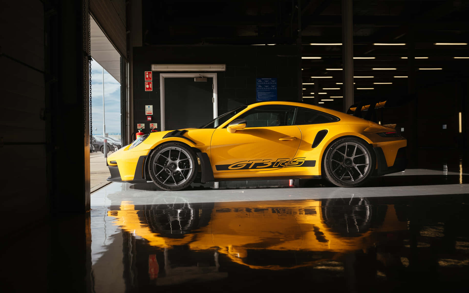 Porsche911 G T3 R S Yellow Garage Reflection Wallpaper