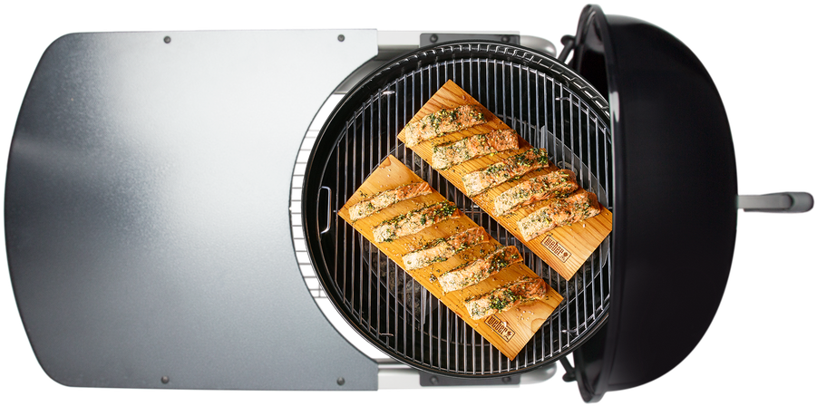 Portable Grillwith Salmon Filets PNG