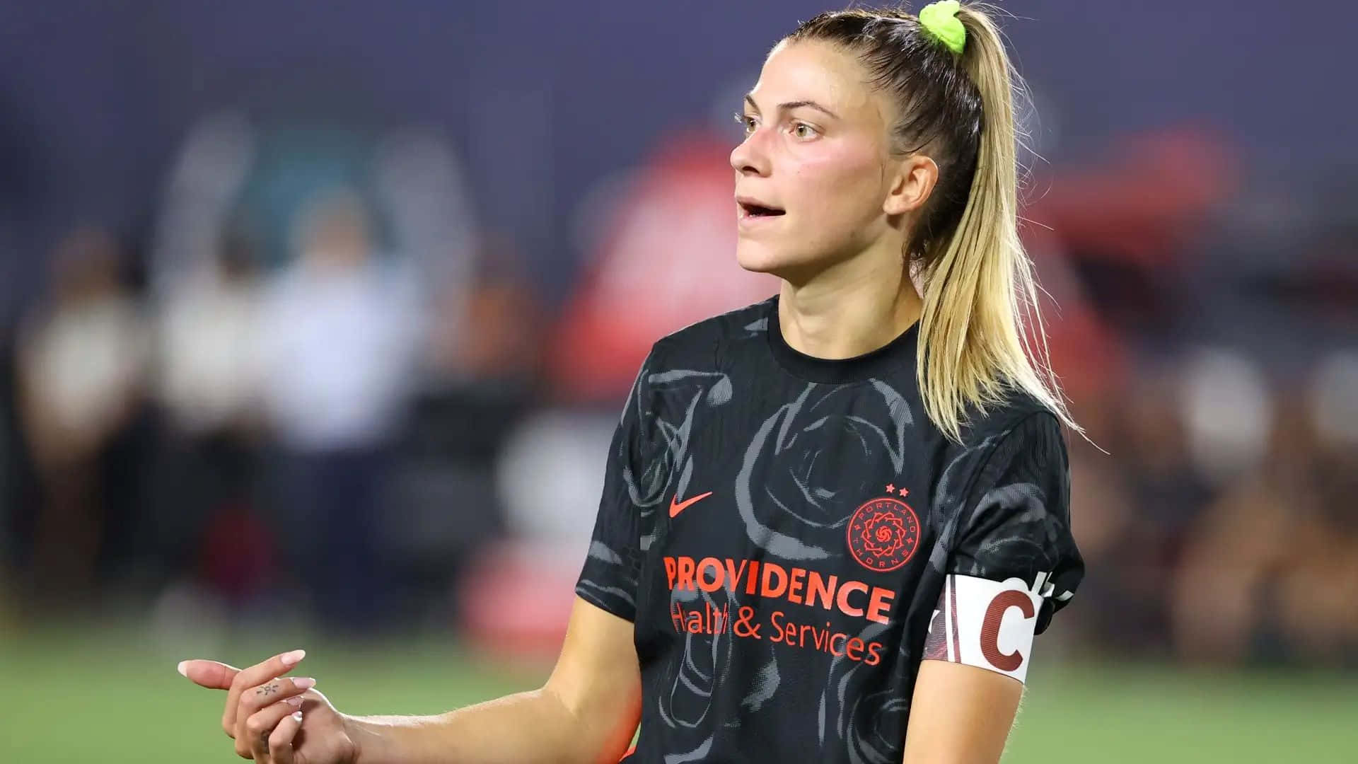 Concentration D'une Joueuse De Portland Thorns Fc Fond d'écran