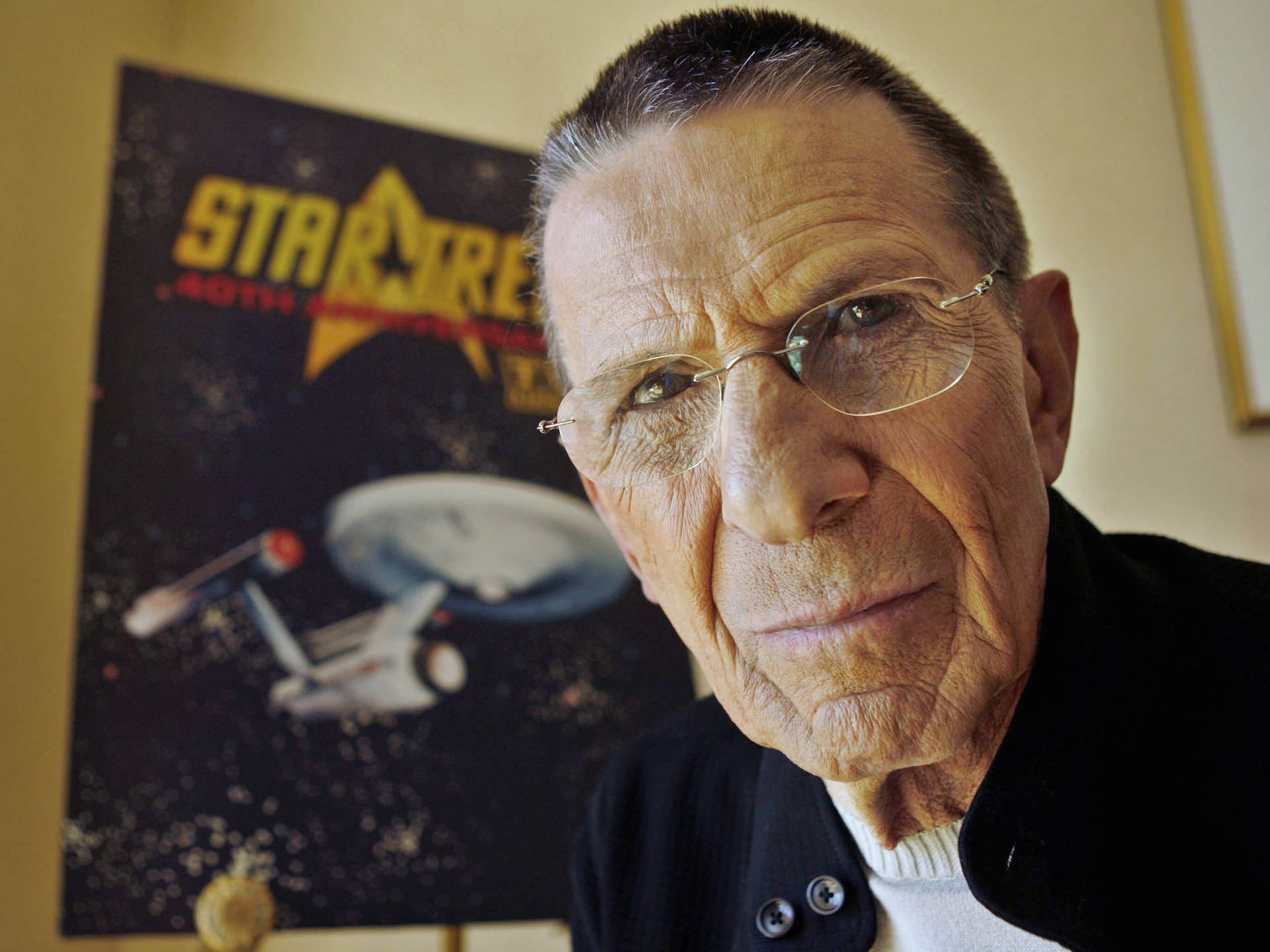 "portrait Of Spock, The Vulcan Starfleet Officer" Wallpaper