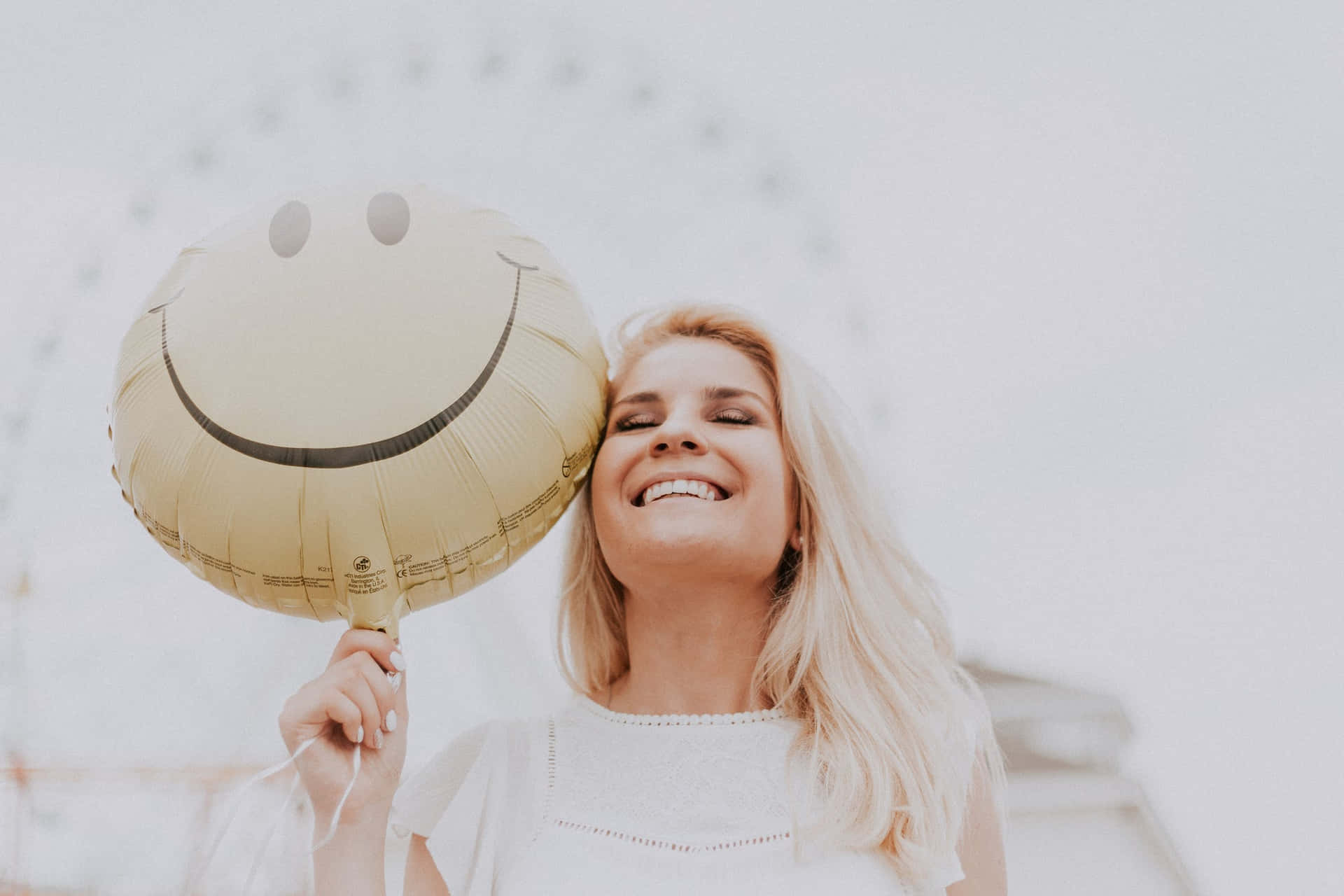 Positive Thinking Woman Smiley Balloon Picture