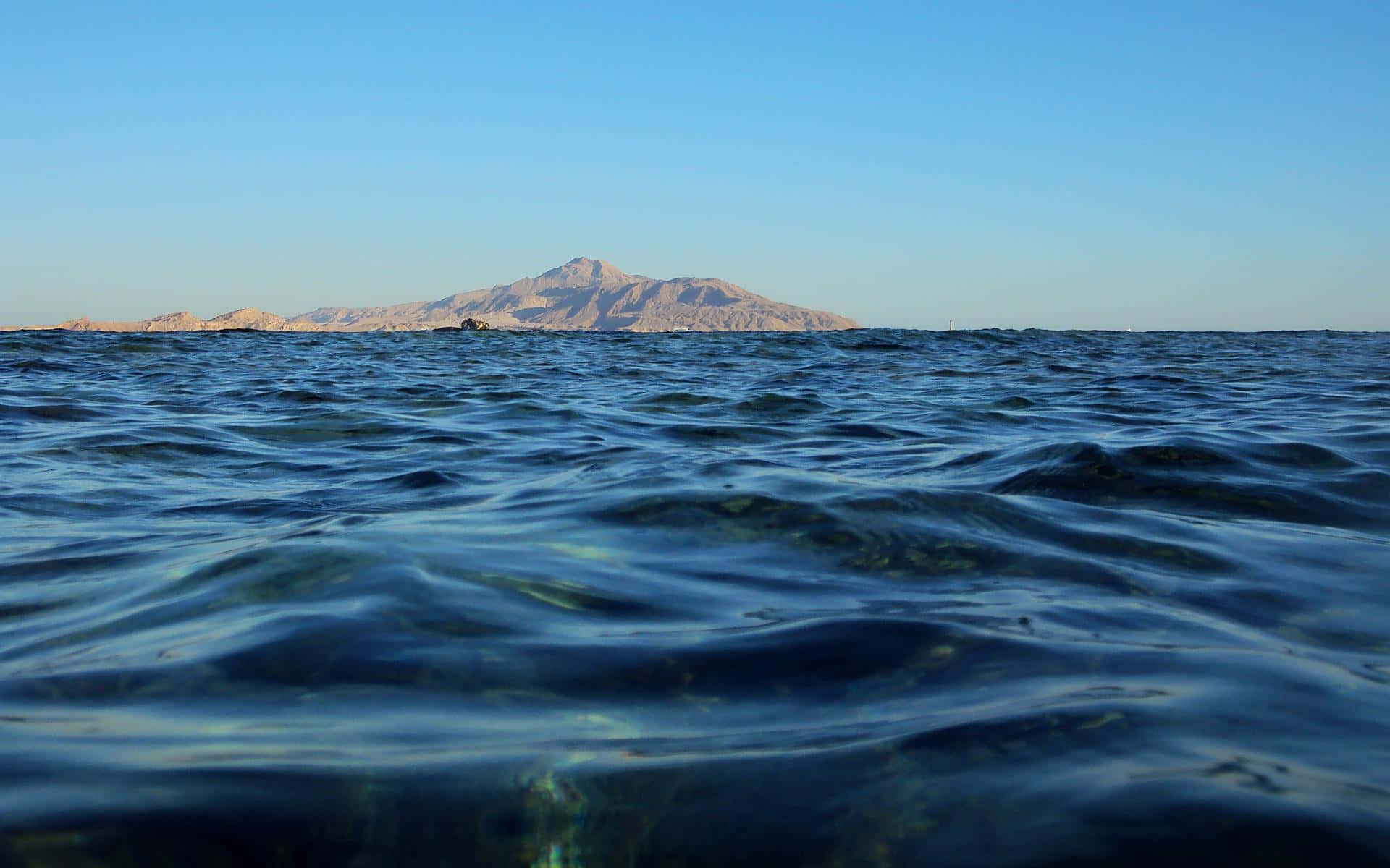 Potentionde Oceaniche Che Si Infrangono Sulla Riva