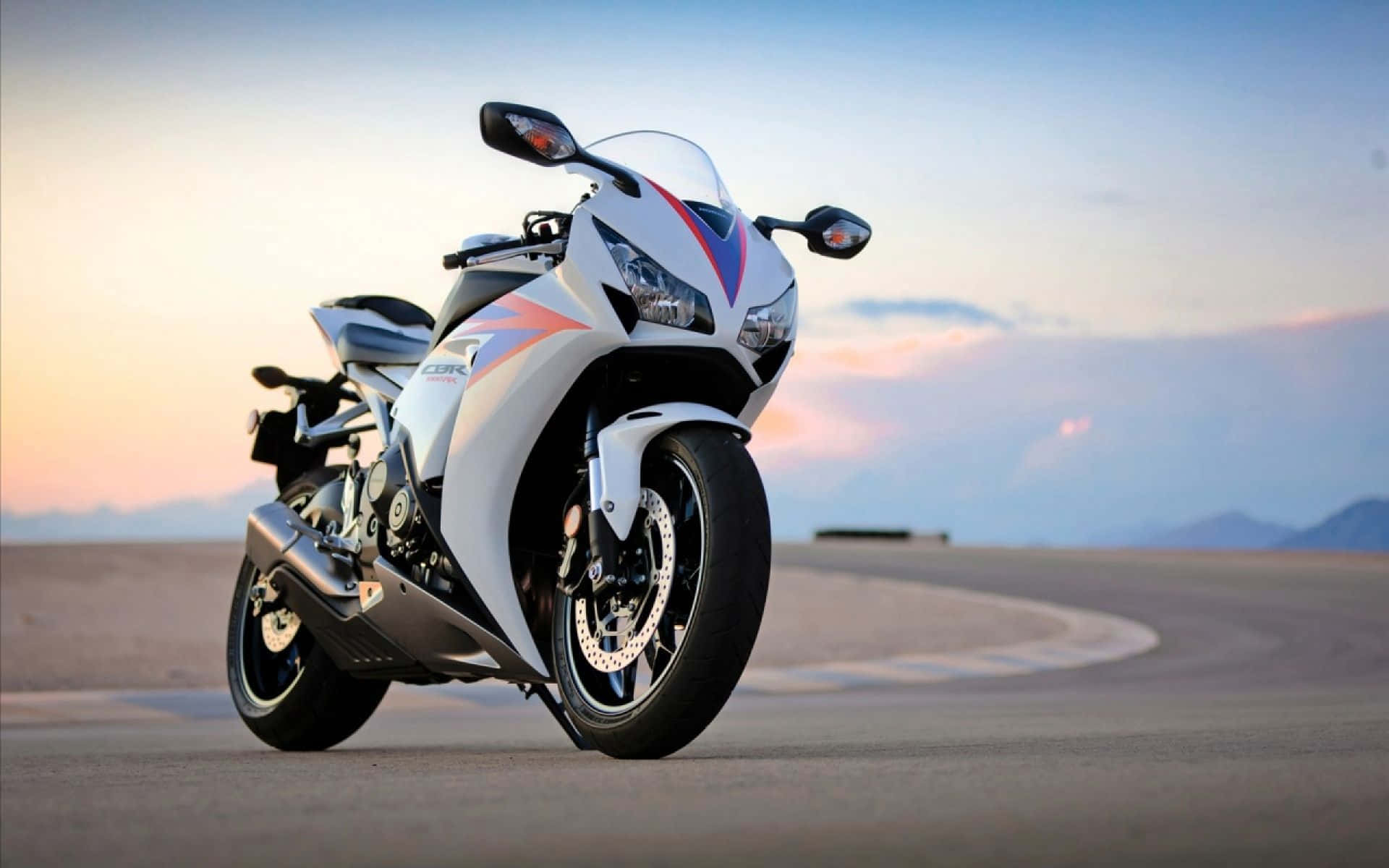 Power And Performance - Honda Motorcycle Wallpaper