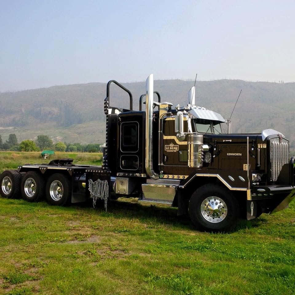 Powerful Kenworth C500 On The Move Wallpaper