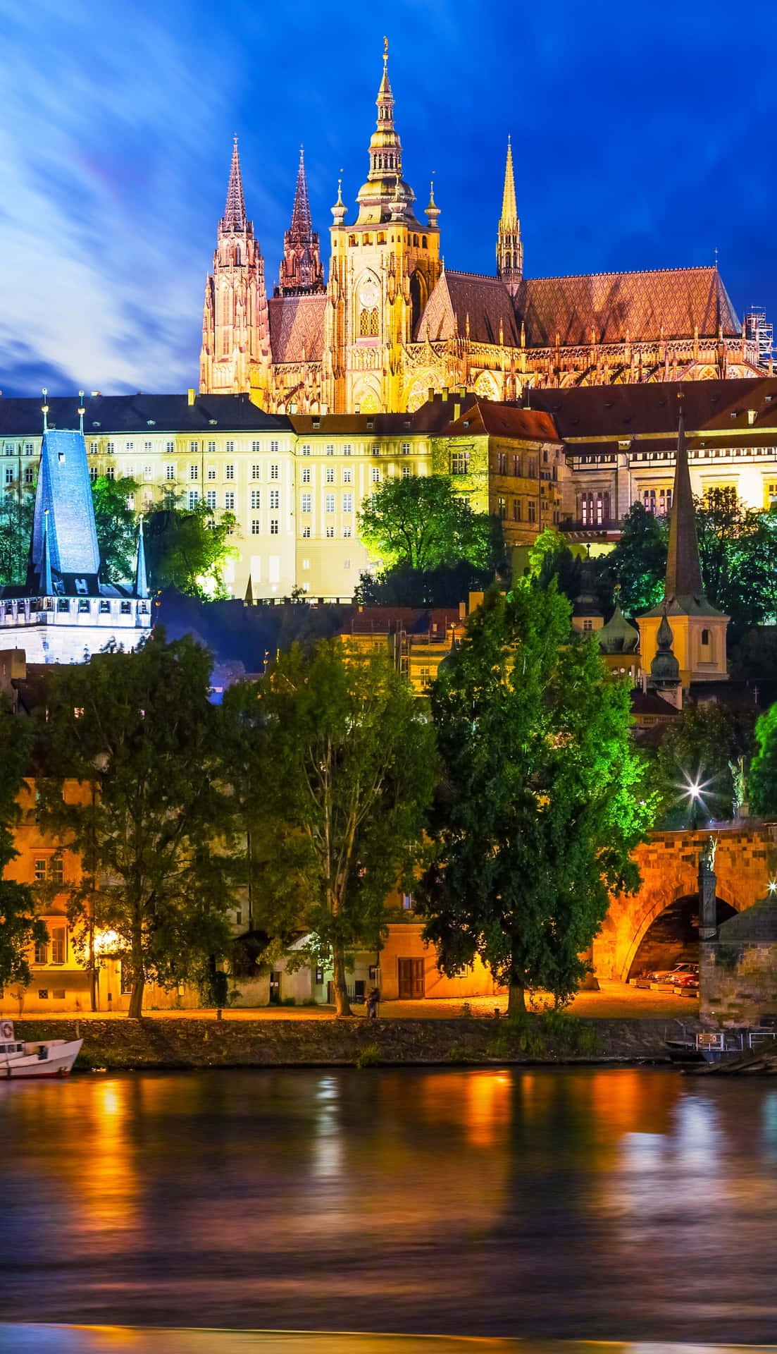 Prague Castle At Night Wallpaper