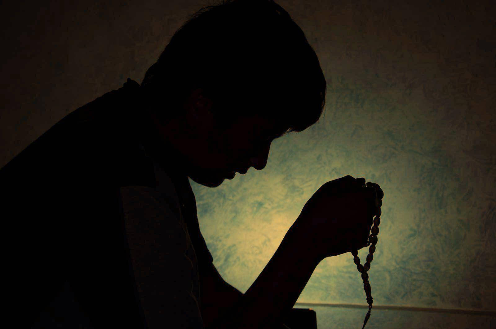 Prayer Person Silhouette Rosary Wallpaper
