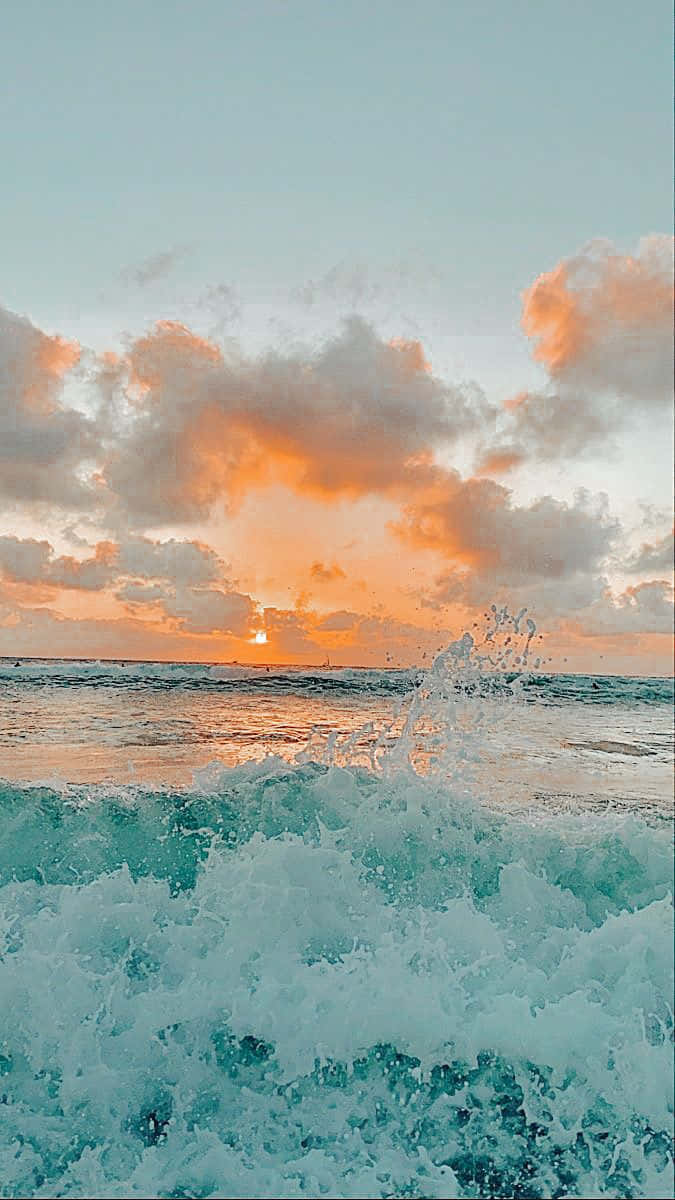 Preppy Beach Sunset Splash Wallpaper