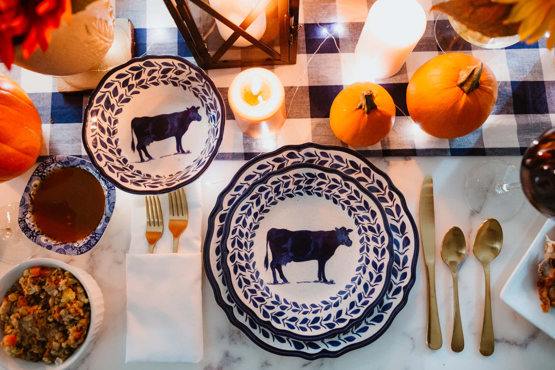 Preppy Thanksgiving Table Setting Wallpaper