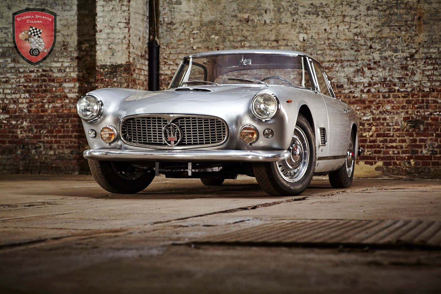 Prestigious Maserati 3500 Gt In Its Prime Wallpaper