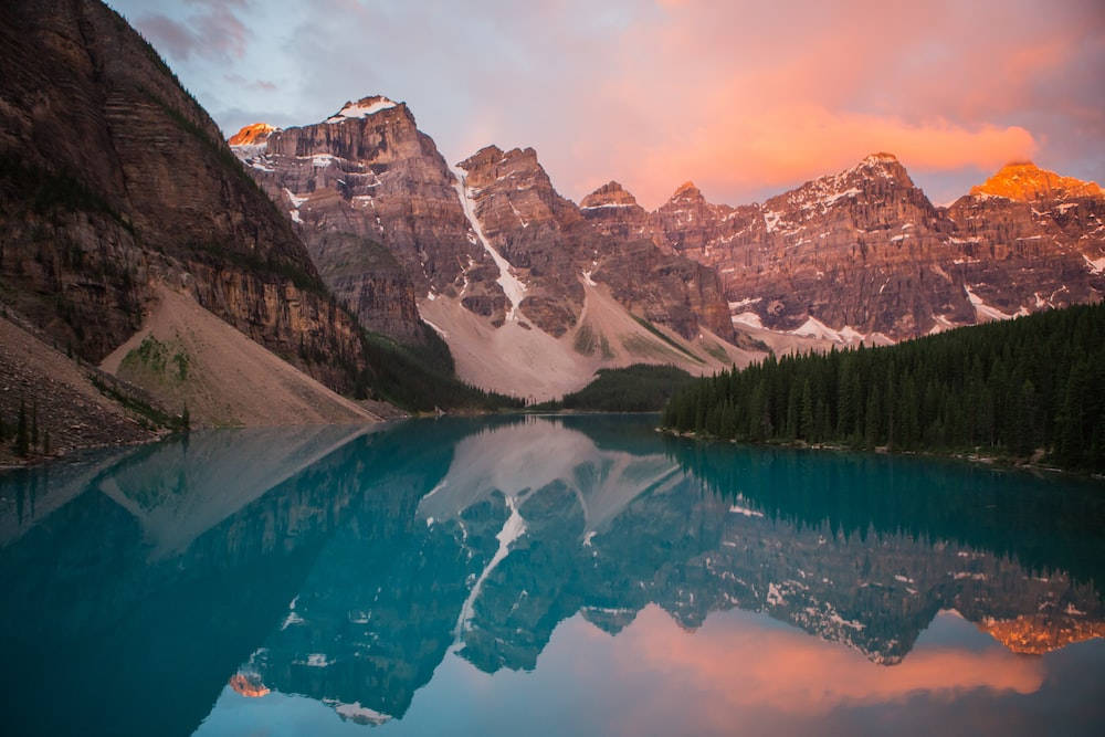 Pretty Landscape Canada Moraine Lake Wallpaper