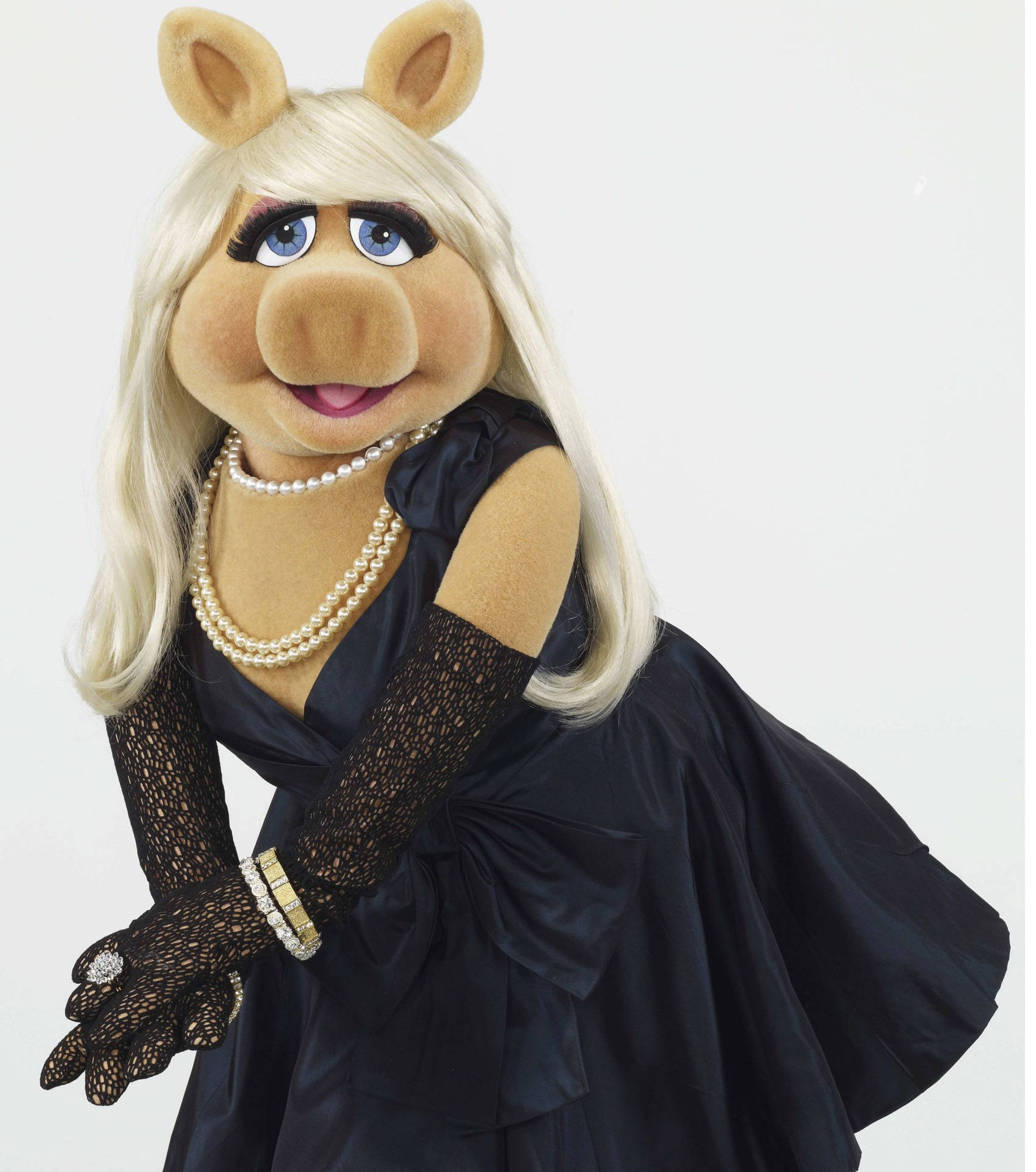 Pretty Miss Piggy Elegant Black Dress