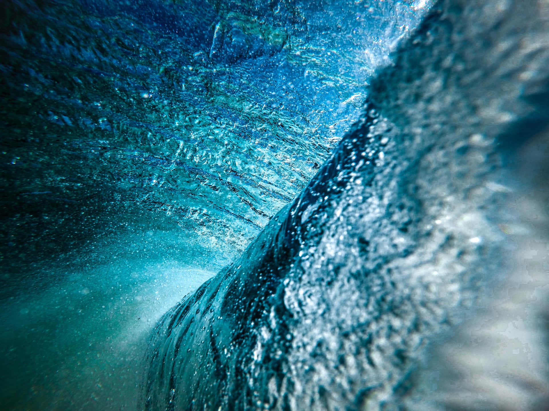!Lav bølger ved Smukke Ocean! Wallpaper