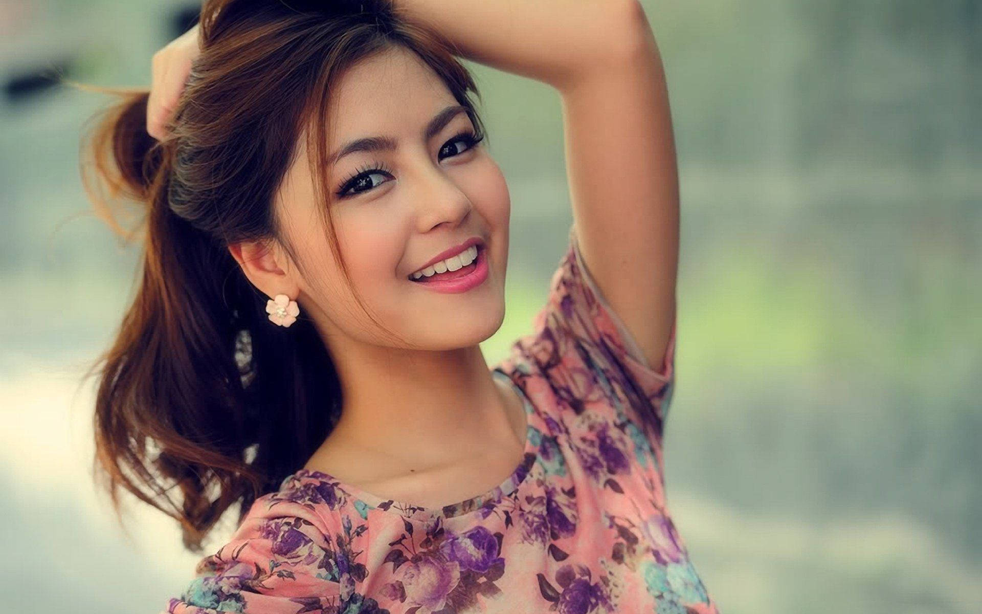 Pretty Woman With Asian Beauty Wallpaper