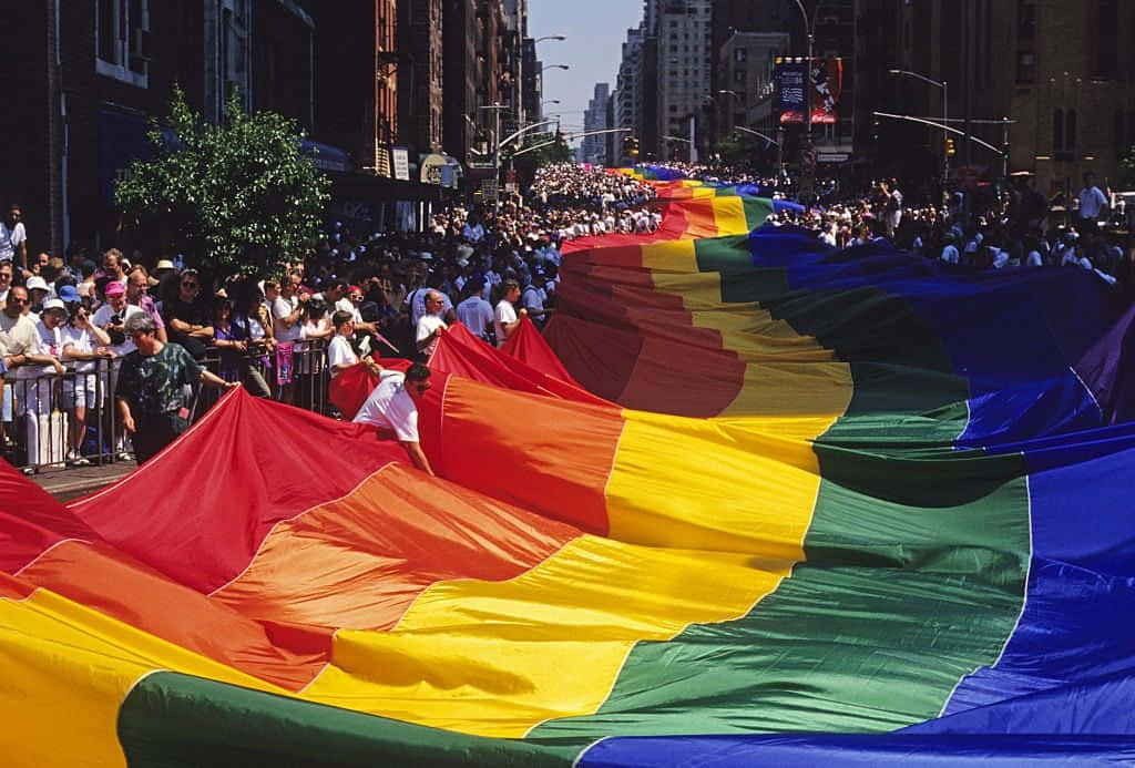 Pride Flag På Gaden Billede 1920x1080 HD Tapet
