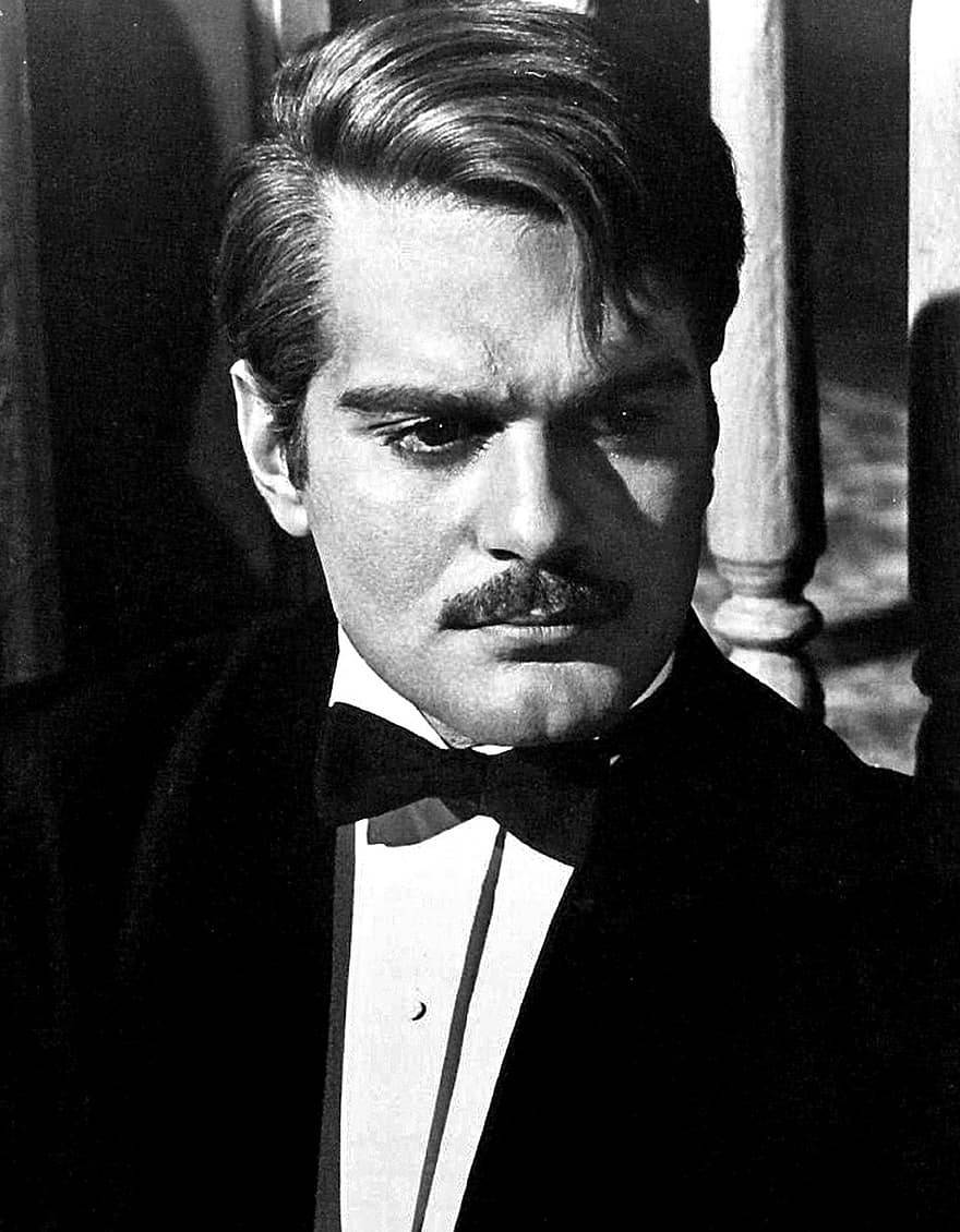 Renowned actor Omar Sharif in a portrait Wallpaper